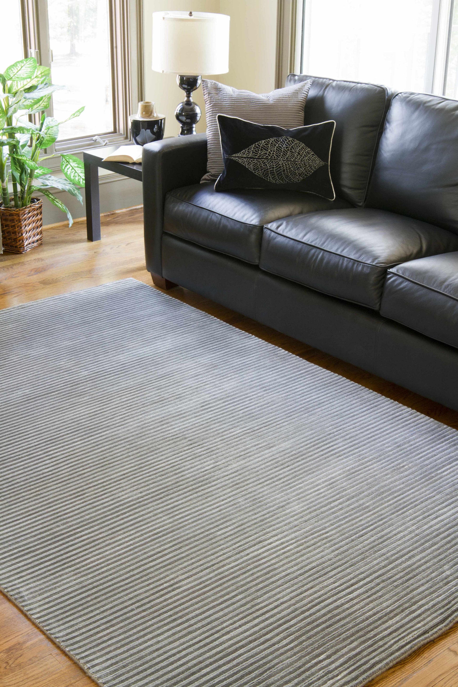 Mugal IN-8256 Hand Knotted Rug