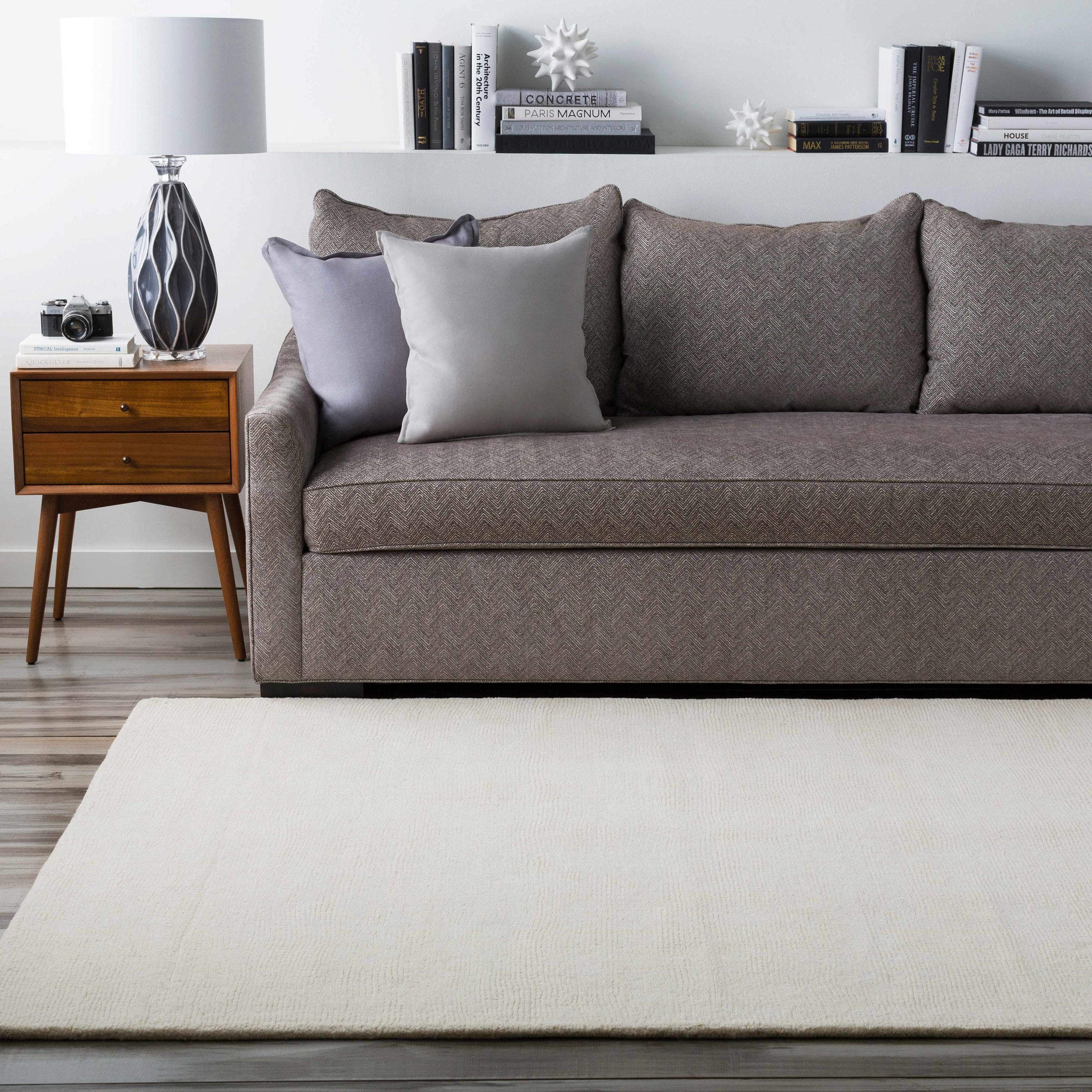 Pillows : OR-008,SL-004,Rugs : M-262