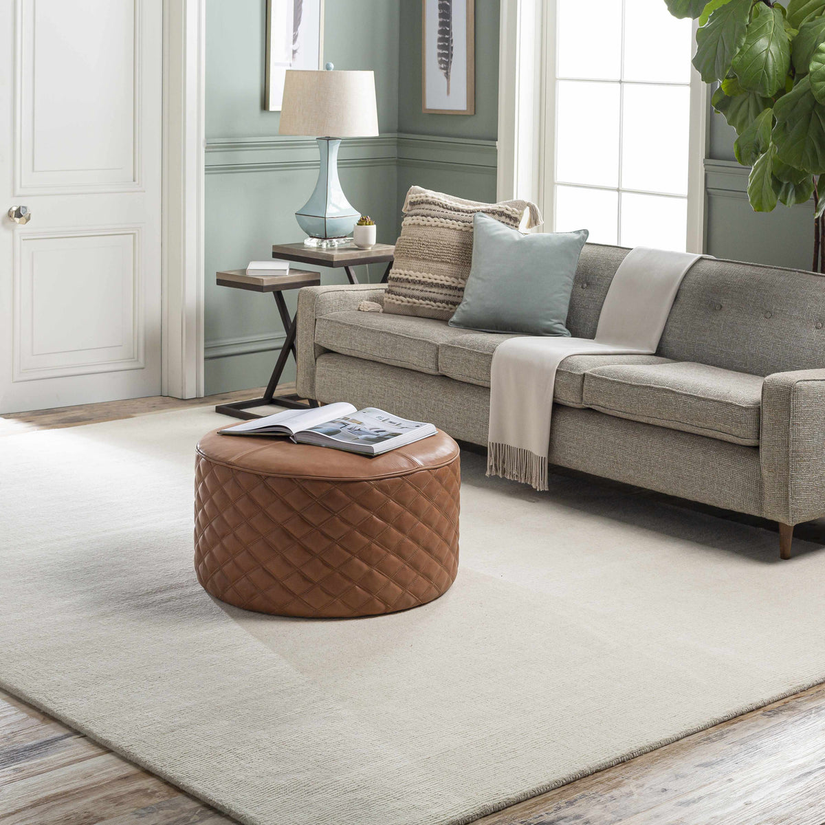 Floor Pillows : TOV-001,Furniture : ELD-001,Pillows : SAFF-7198,Pouf : LEPF-001,Rugs : M-262,Table Lamps : LMP-1081,Throws : CNL-1005,Wall Art : KIY-002,KIY-001