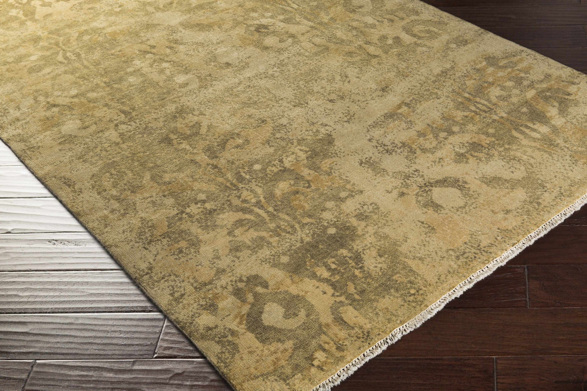 Uncharted UND-2001 Hand Knotted Rug
