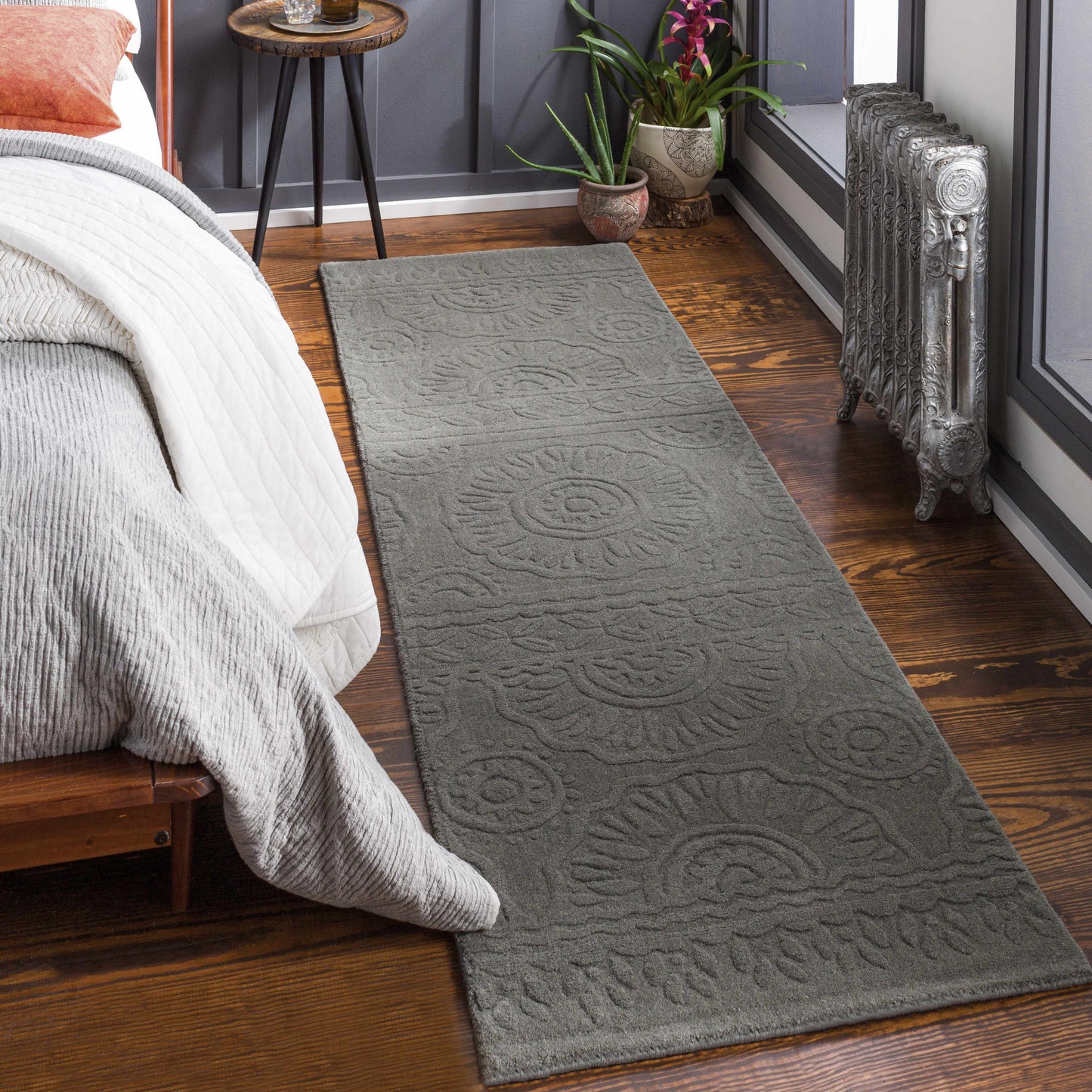 Taraash TRH-2300 Hand Loomed Rug