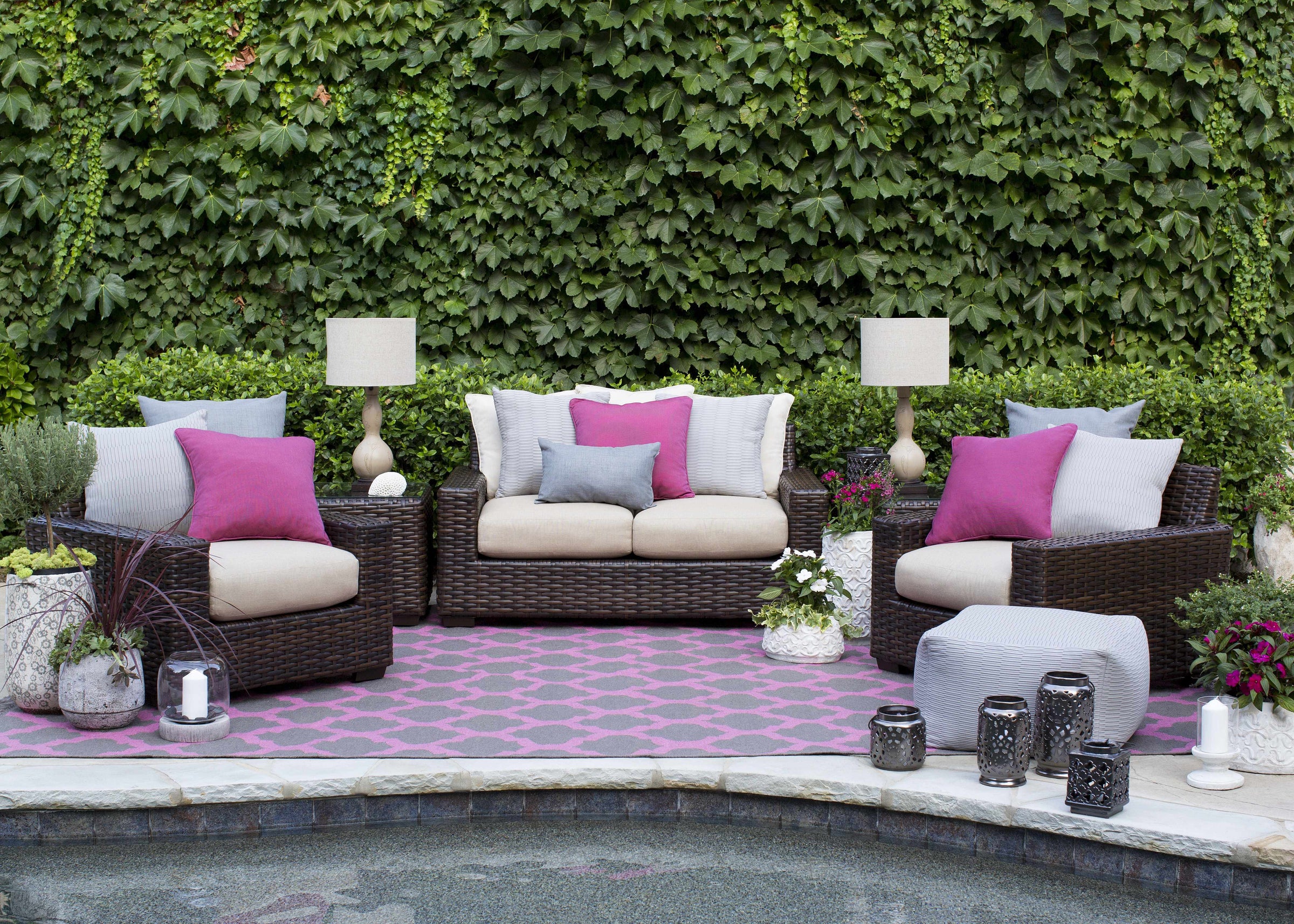 Decorative Accents : ODT-126,LUA-490,AVR-928,RMR-251,FLR-910,AVO-690,AVO-680,ODT-131,Floor Pillows : CP-007,Pillows : CP-007,PI-006,BR-004,PI-005,PI-001,Pouf : CPPF-007,Rugs : LGO-2022,Table Lamps : KOA-275