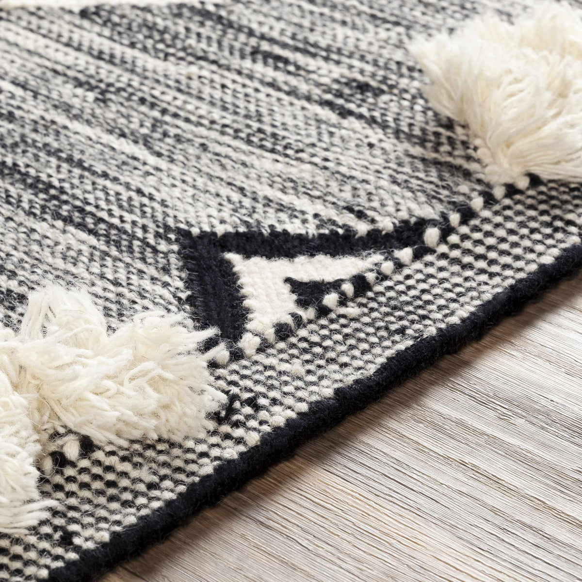 Apache APA-2302 Hand Woven Rug