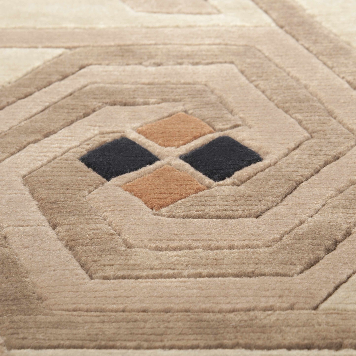 Mugal IN-978 Hand Knotted Rug