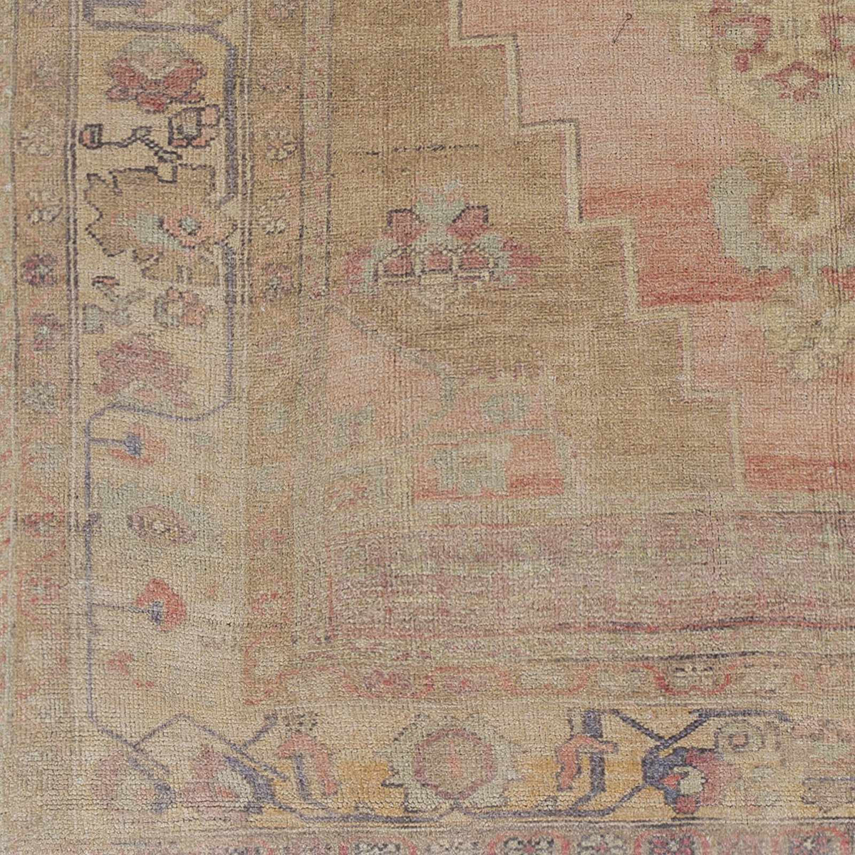 Unique UNQ-2301 Hand Tufted Rug