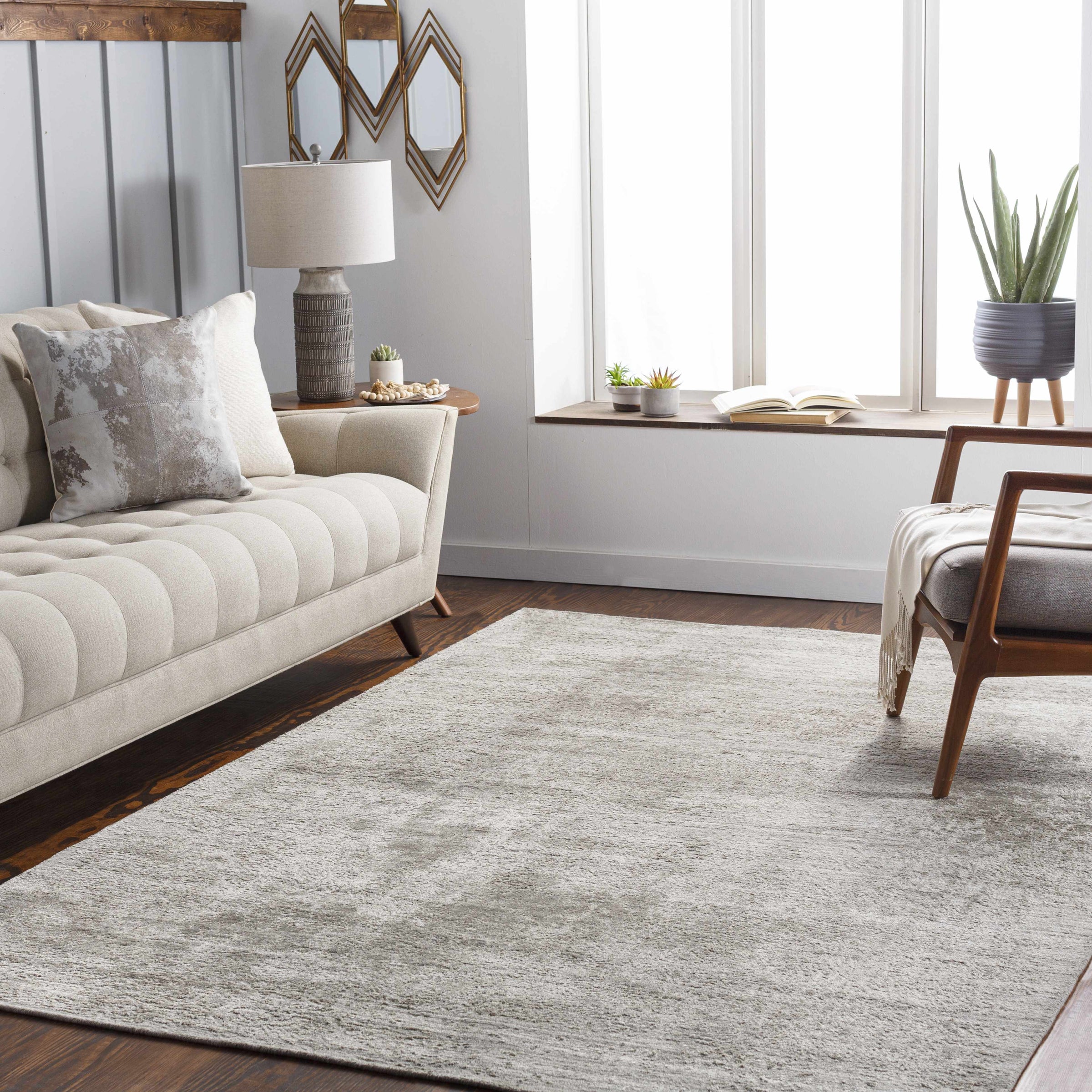 Lucknow LUC-2306 Hand Loomed Rug