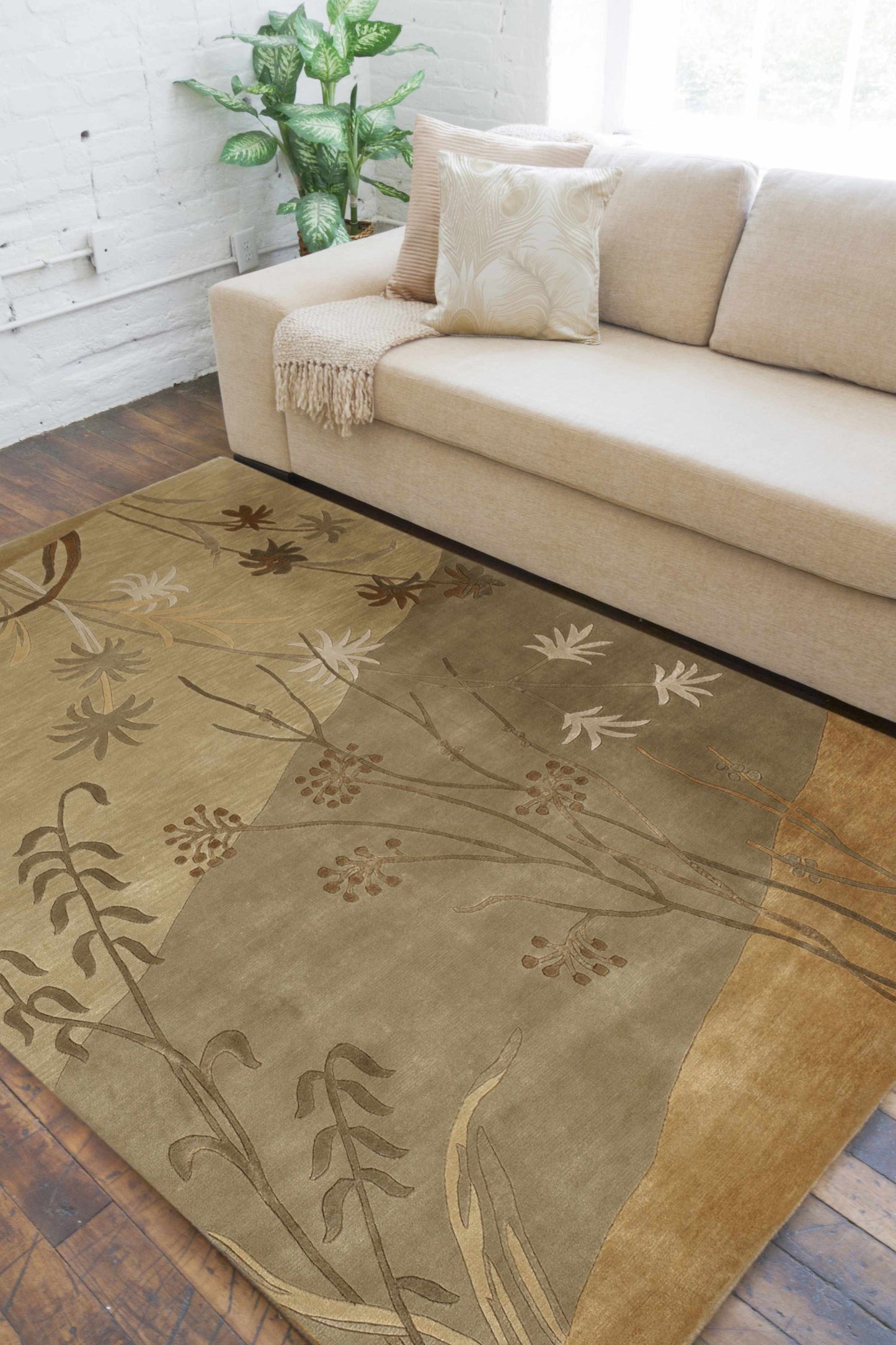 Mugal IN-8056 Hand Knotted Rug