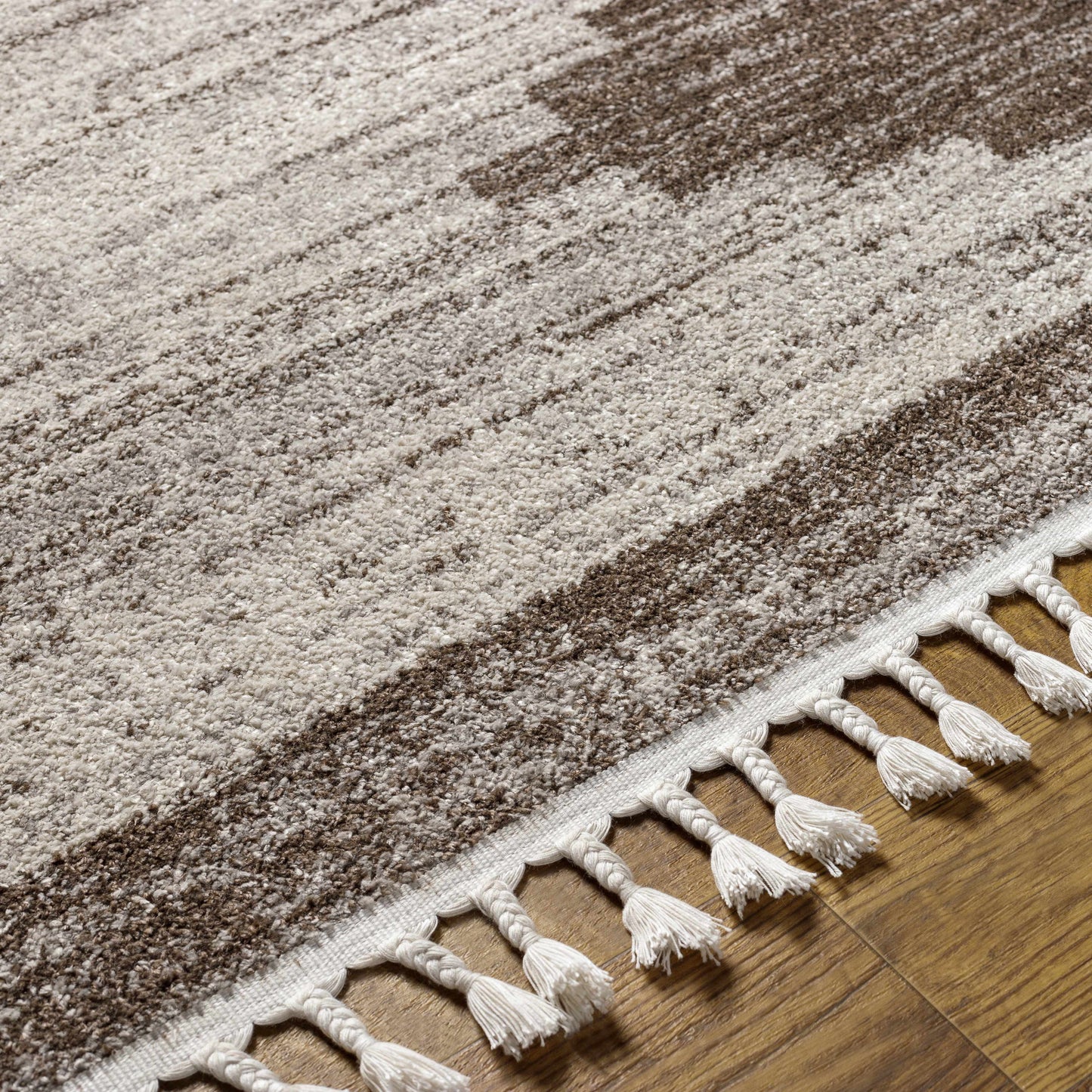 Blackburn BBN-2304 Machine Woven Rug