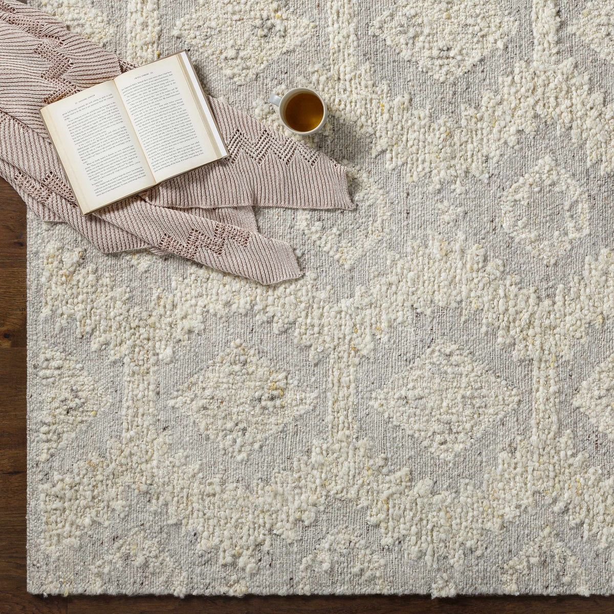 Bremen BEN-2306 Hand Woven Rug