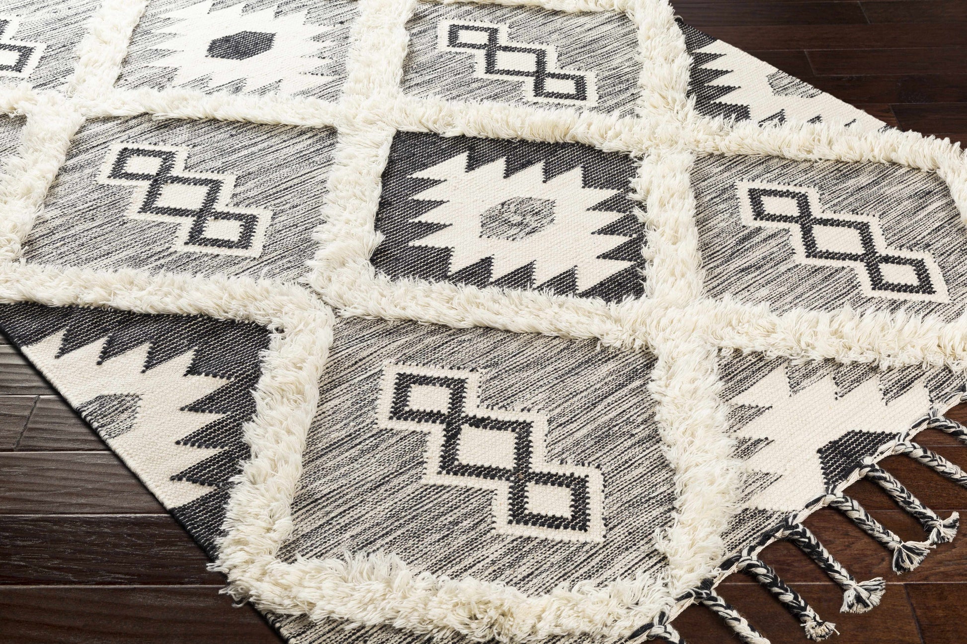 Apache APA-2303 Hand Woven Rug