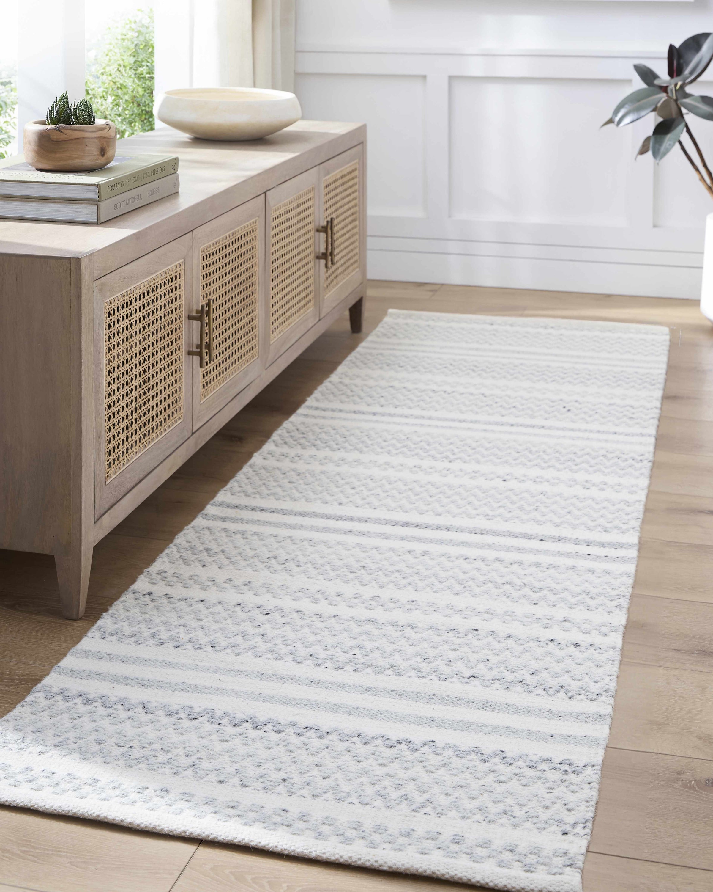 Mardin MDI-2323 Hand Woven Rug