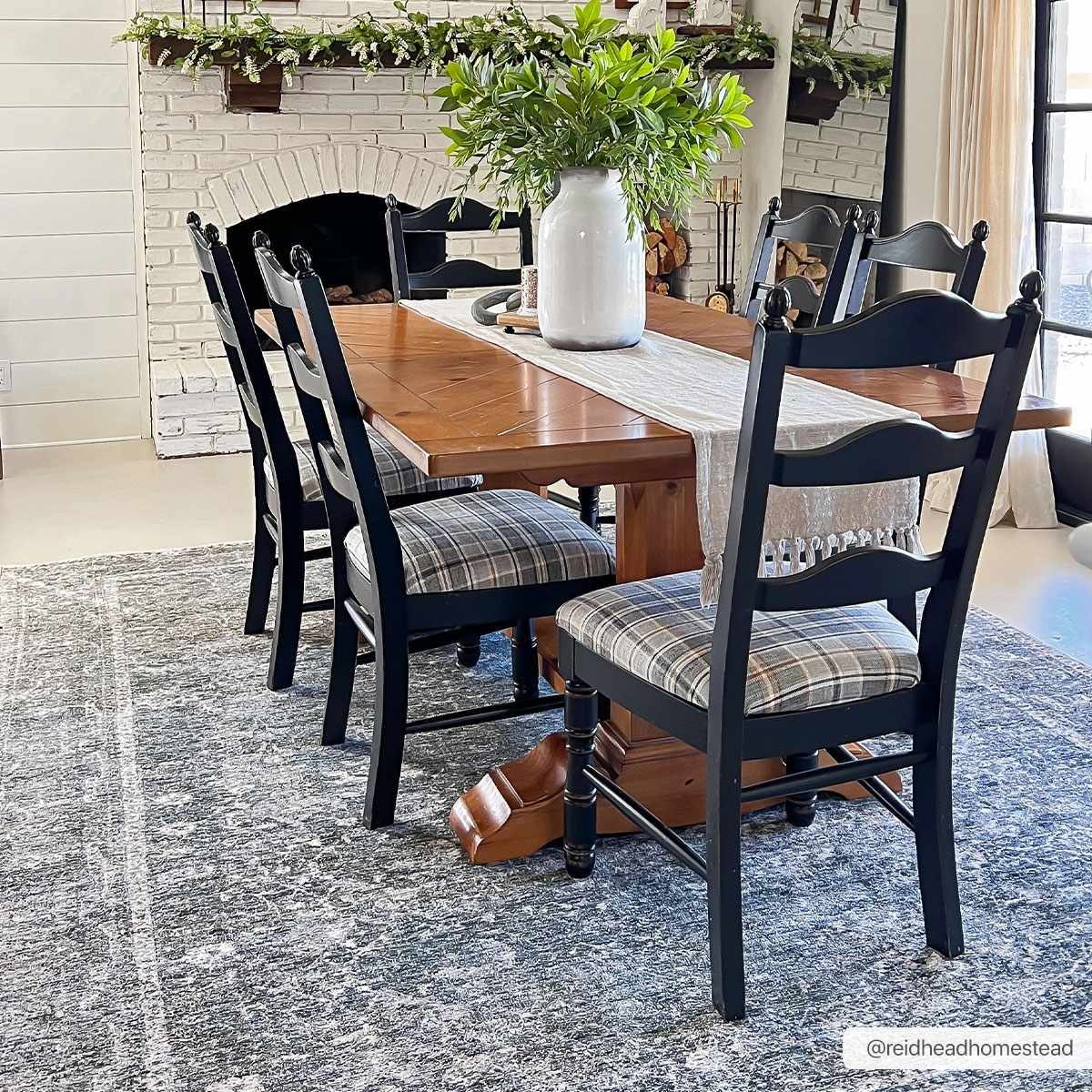 Lincoln LIC-2304 Machine Woven Rug