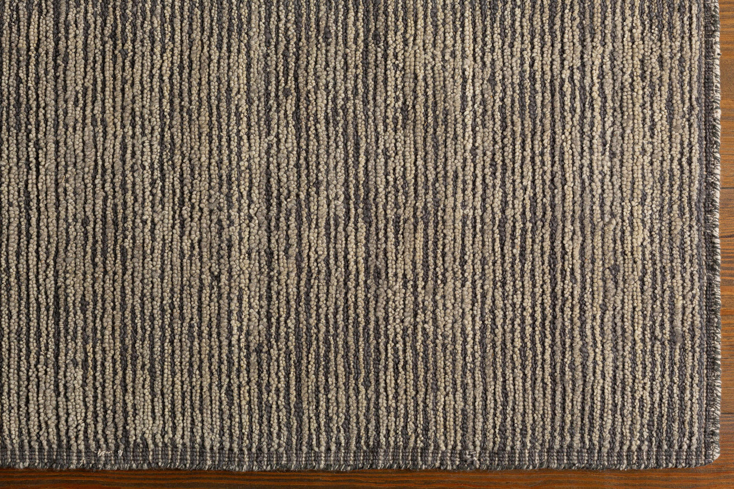 Viera VRE-2300 Hand Loomed Rug