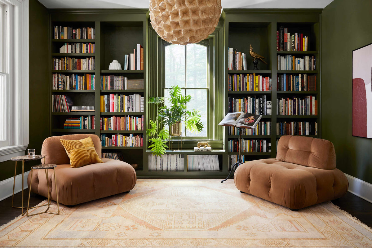 Decorative Accents : SIO-002,Furniture : UAV-004,Pillows : CDQ-003,Rugs : AAU-2307,Sofas : UEN-002
