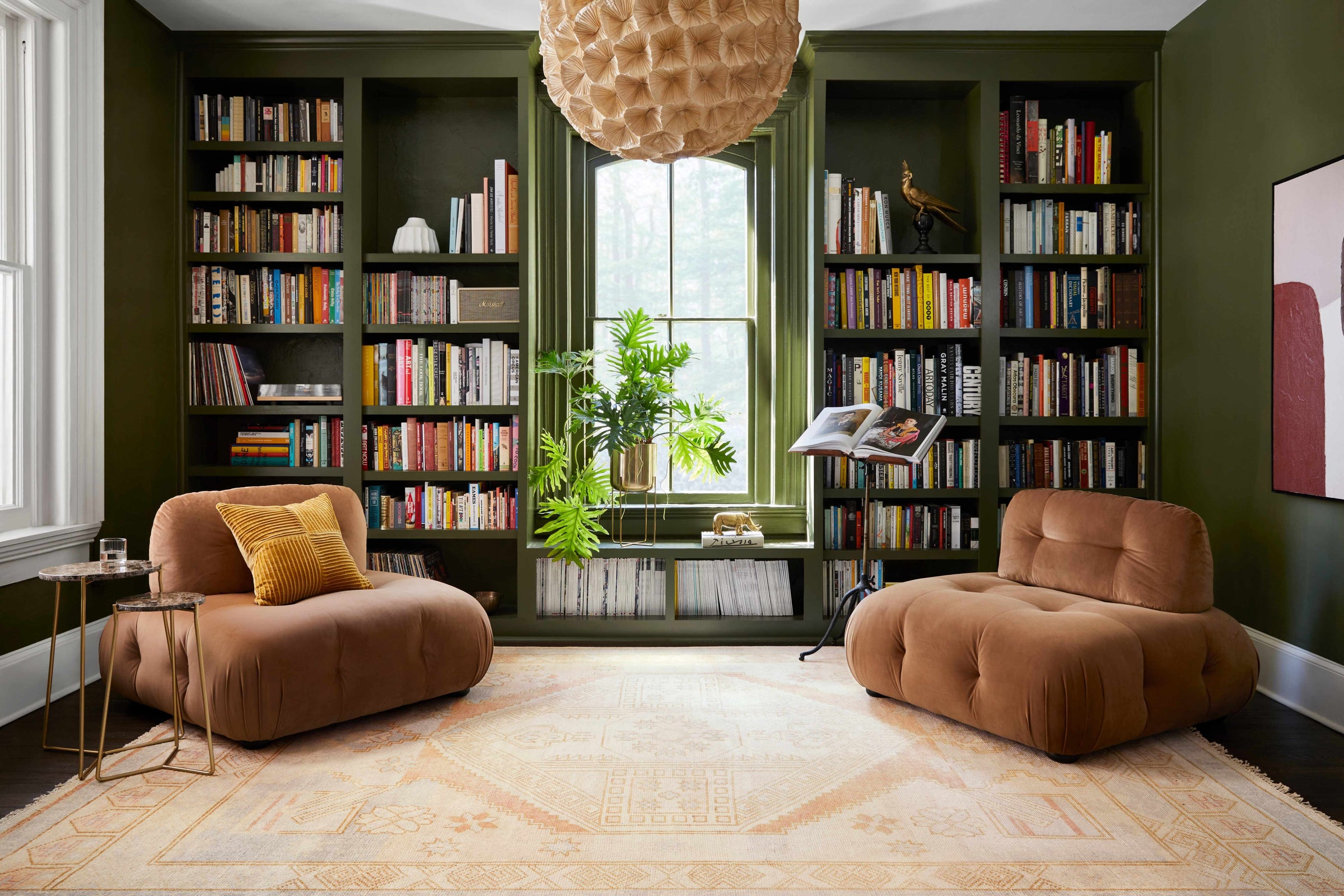 Decorative Accents : SIO-002,Furniture : UAV-004,Pillows : CDQ-003,Rugs : AAU-2307,Sofas : UEN-002