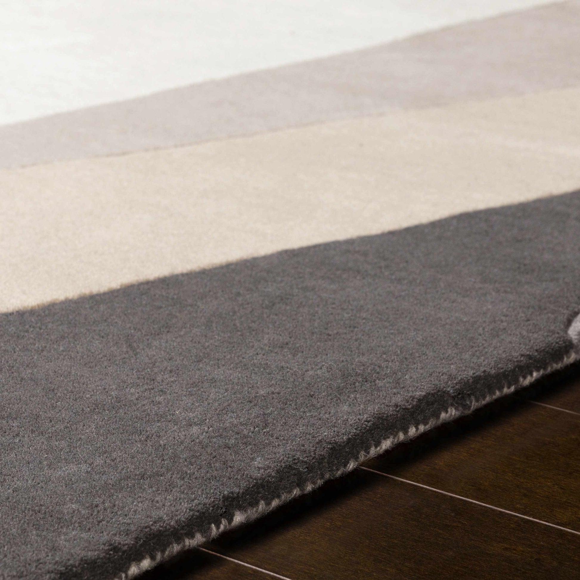 Forum FM-7225 Hand Tufted Rug