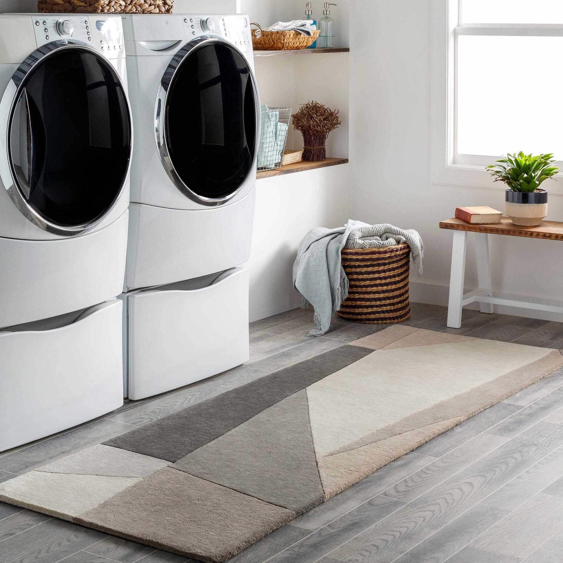 Forum FM-7225 Hand Tufted Rug