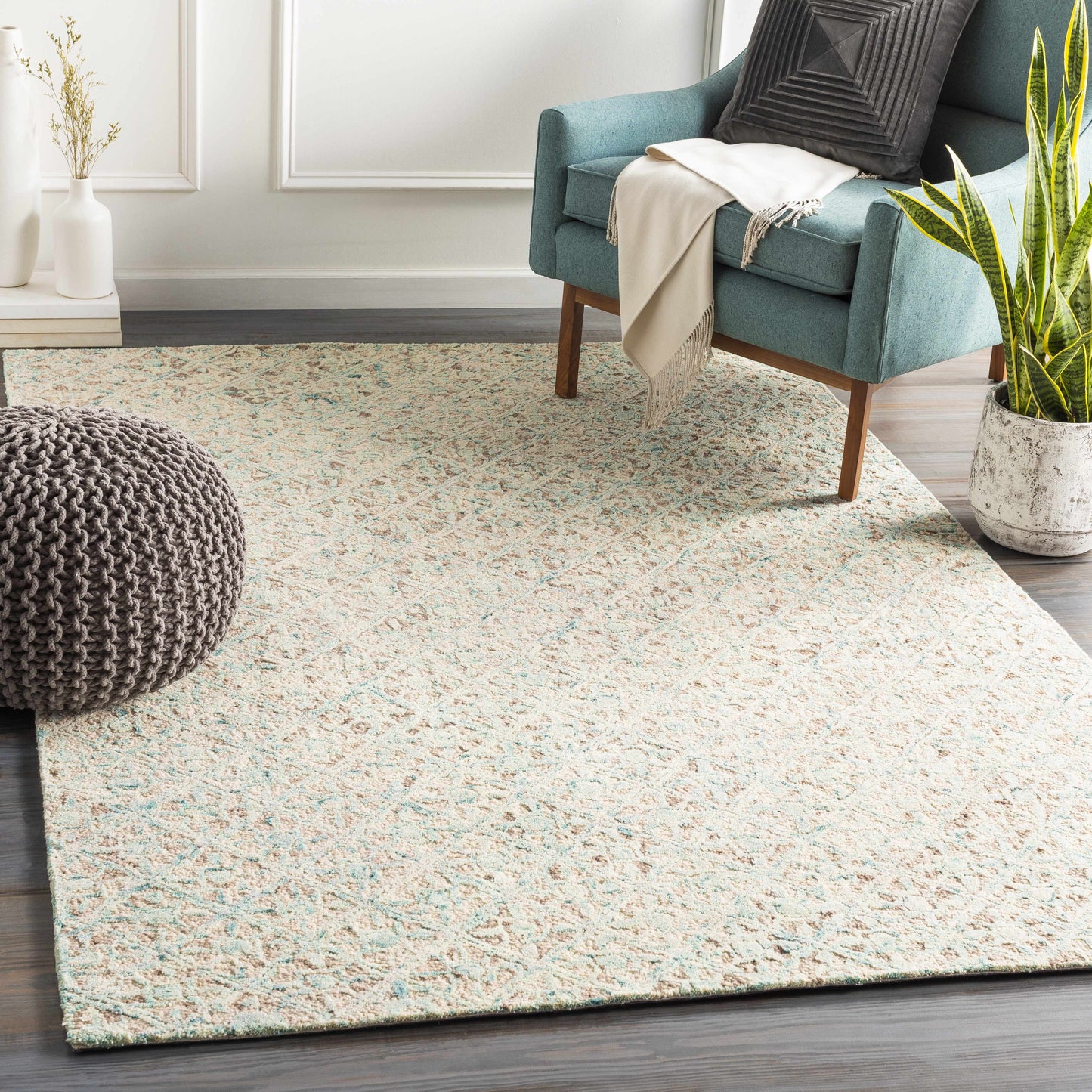 Avon AVO-2304 Handmade Rug