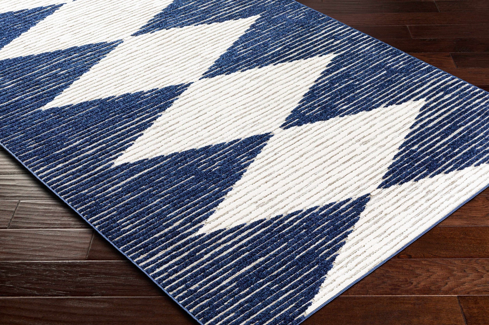 Greenwich GWC-2324 Machine Woven Rug