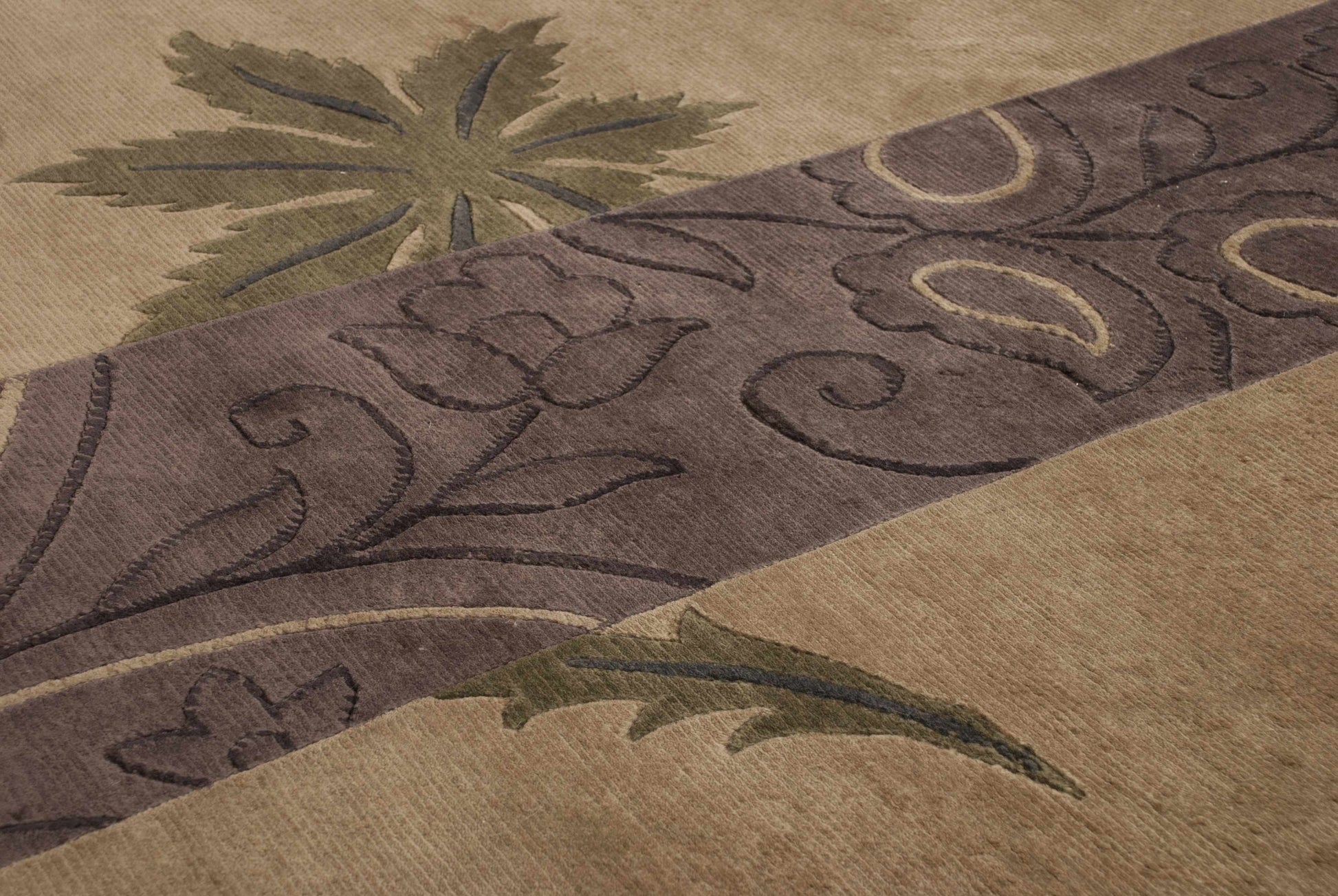 Mugal IN-8060 Hand Knotted Rug