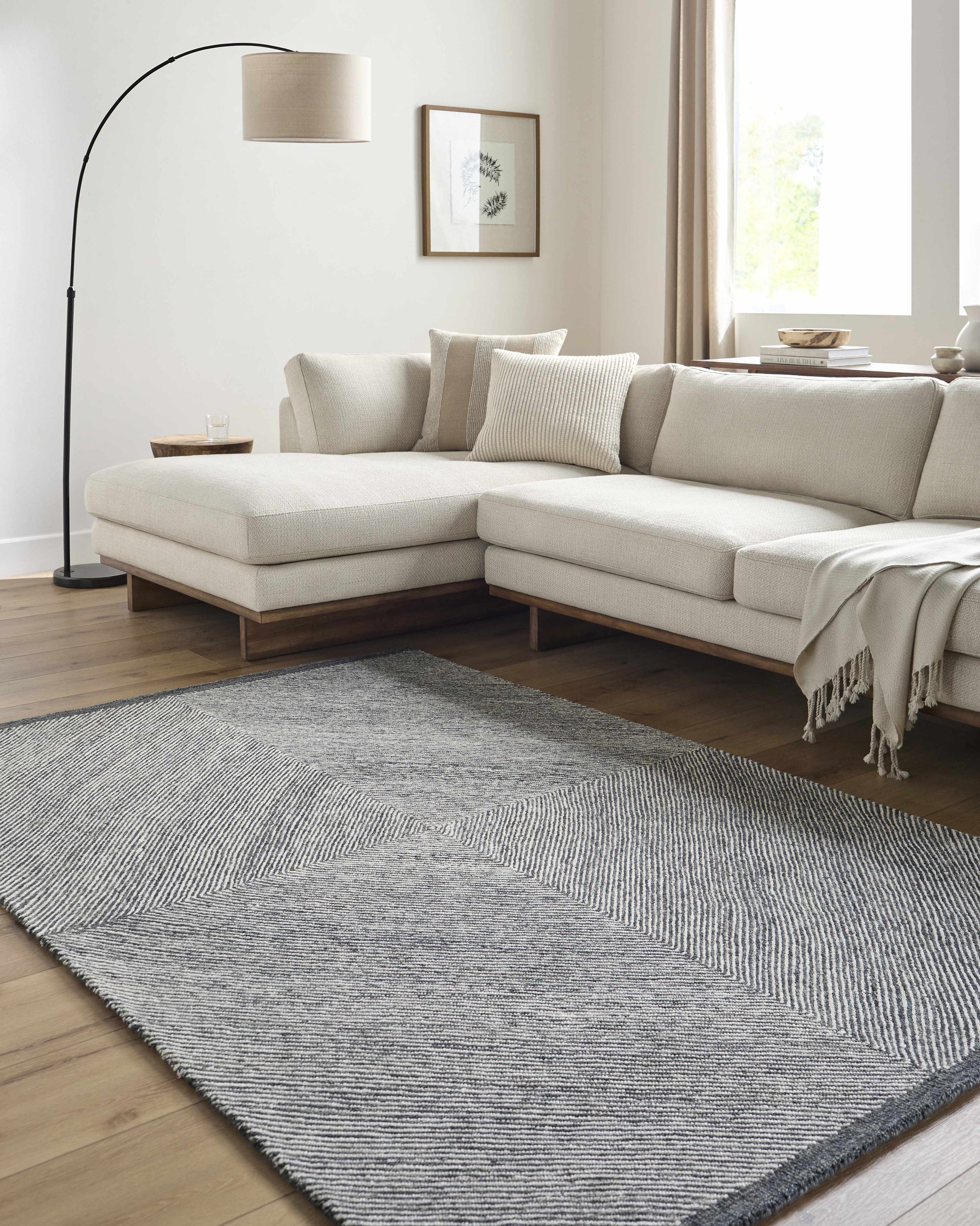 Granada GND-2367 Hand Tufted Rug