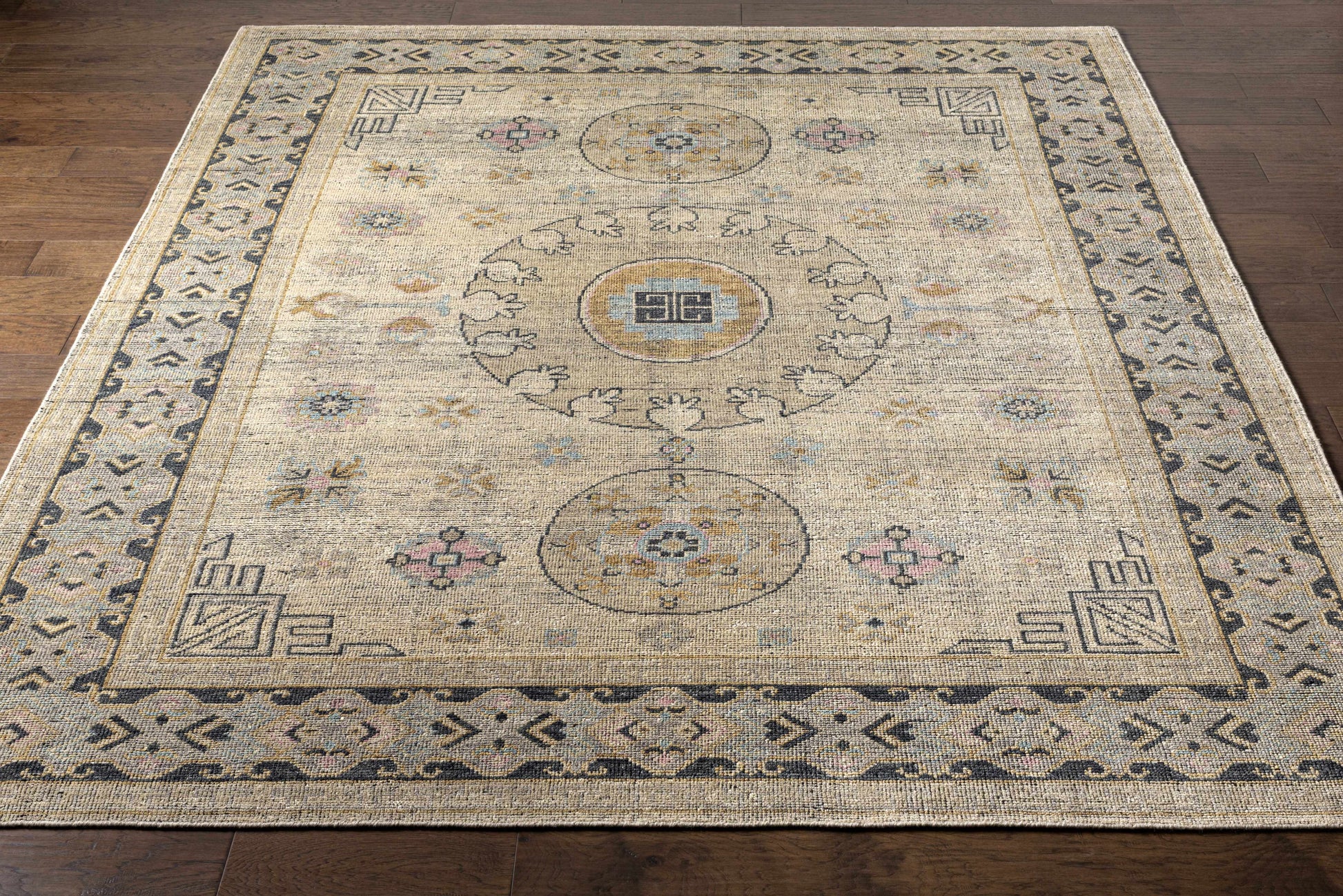 Smyrna SMY-2301 Handmade Rug