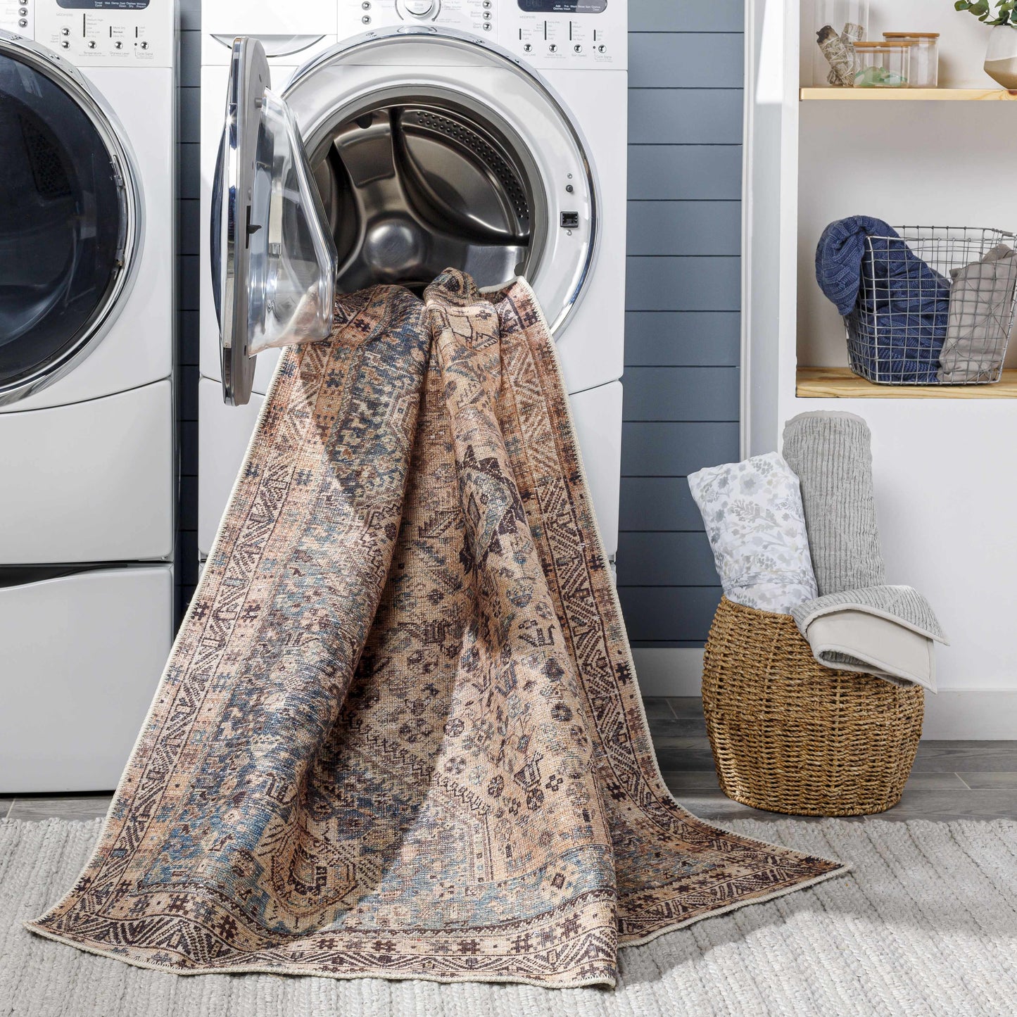 Amelie AML-2335 Machine Woven Rug