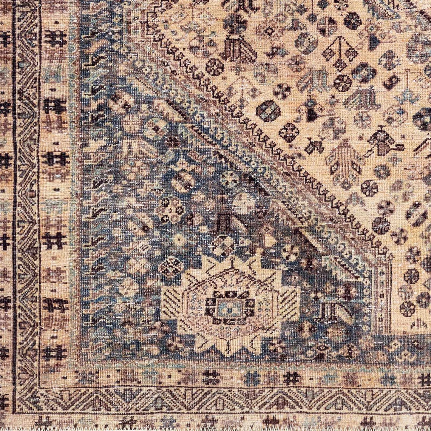 Amelie AML-2335 Machine Woven Rug