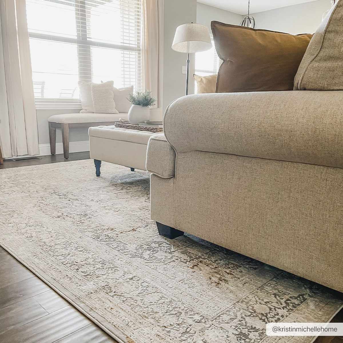 Carmel CRL-2313 Machine Woven Rug