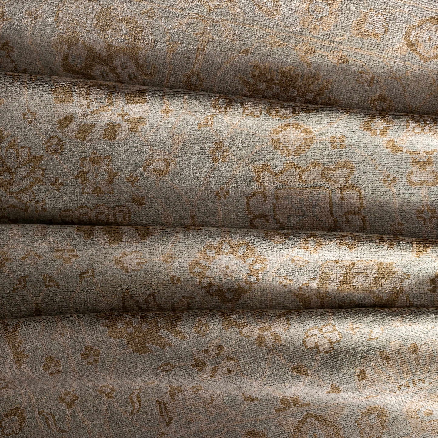 Royal RYL-2304 Hand Knotted Rug