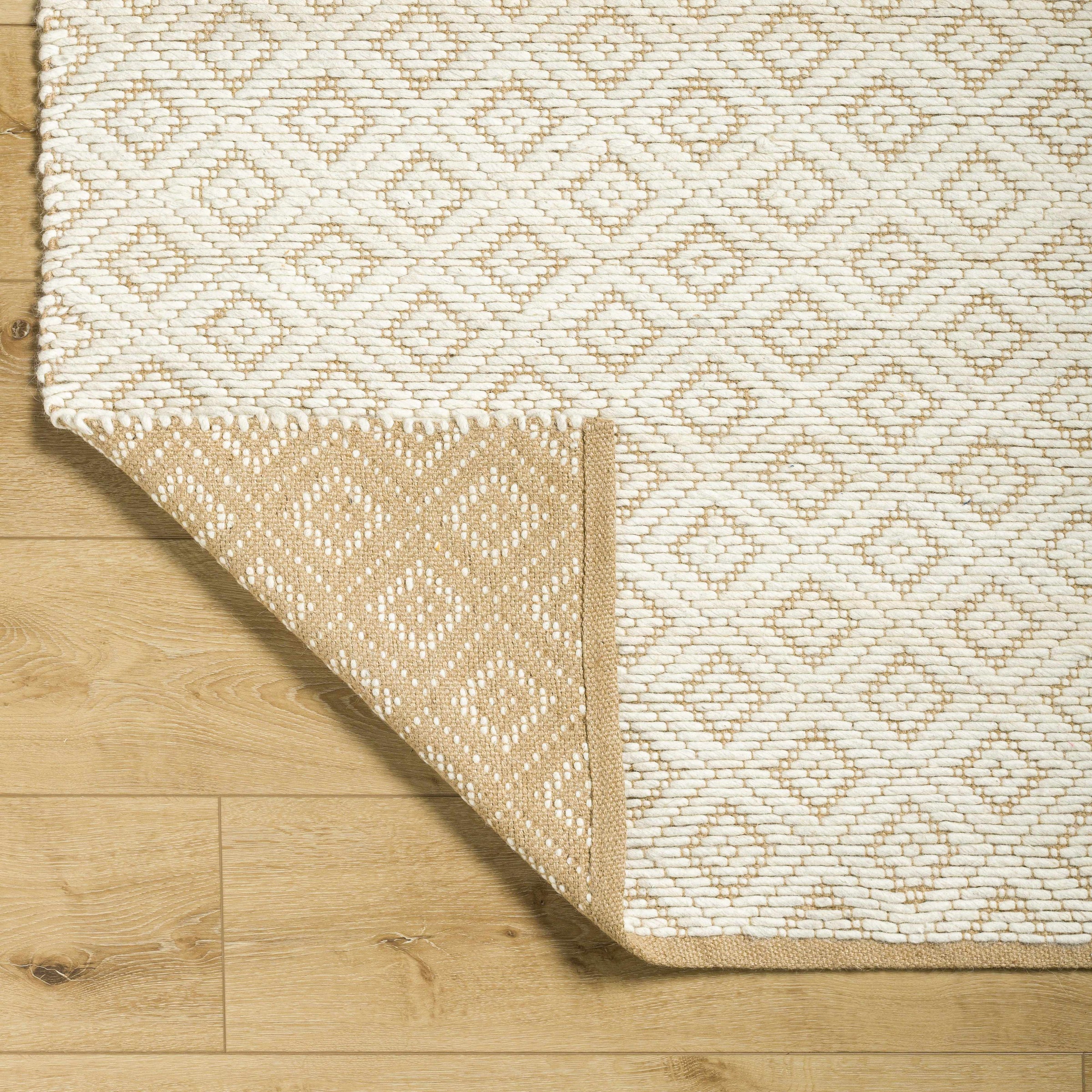 Ahlat AHT-2301 Hand Woven Rug