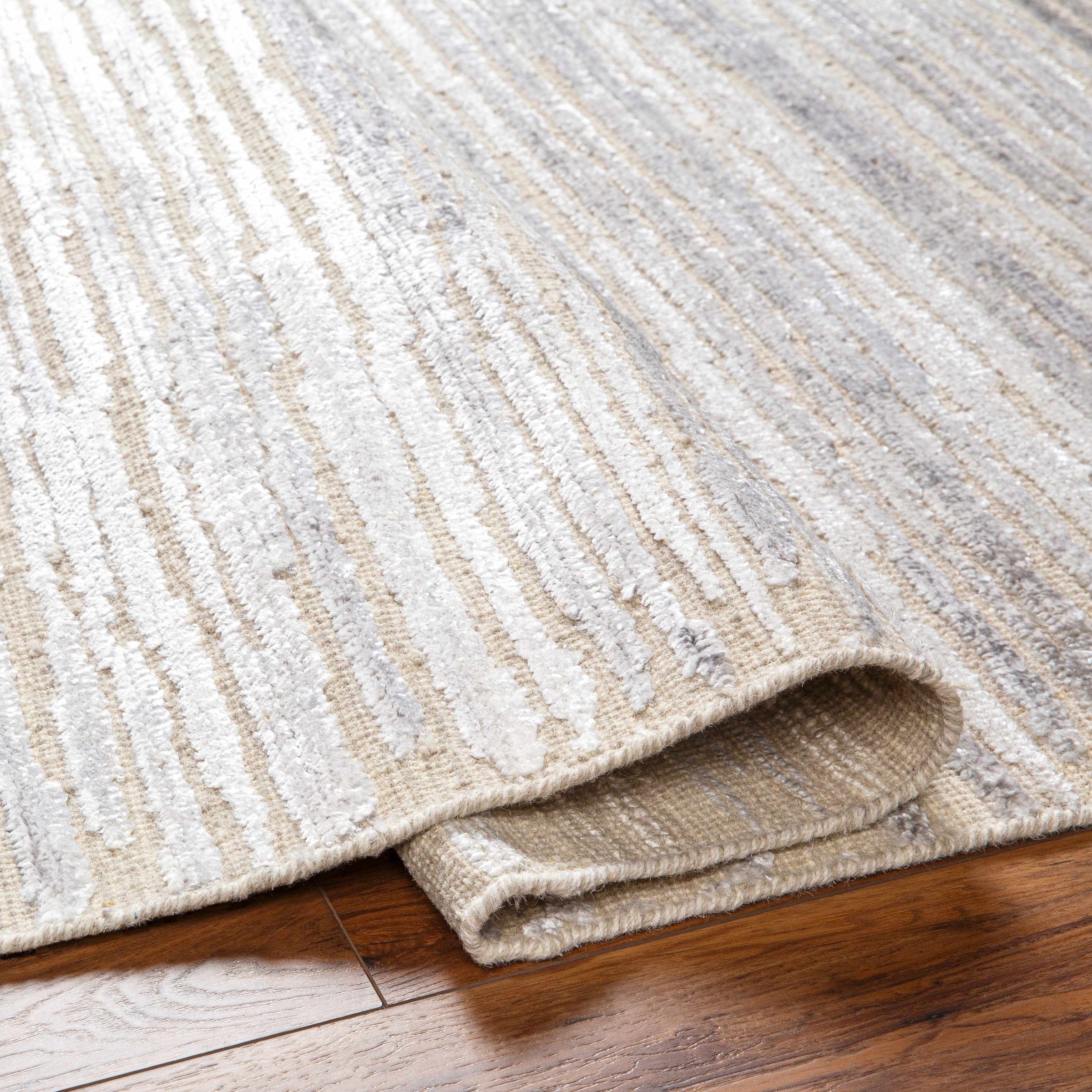 Amina AMA-2305 Handmade Rug