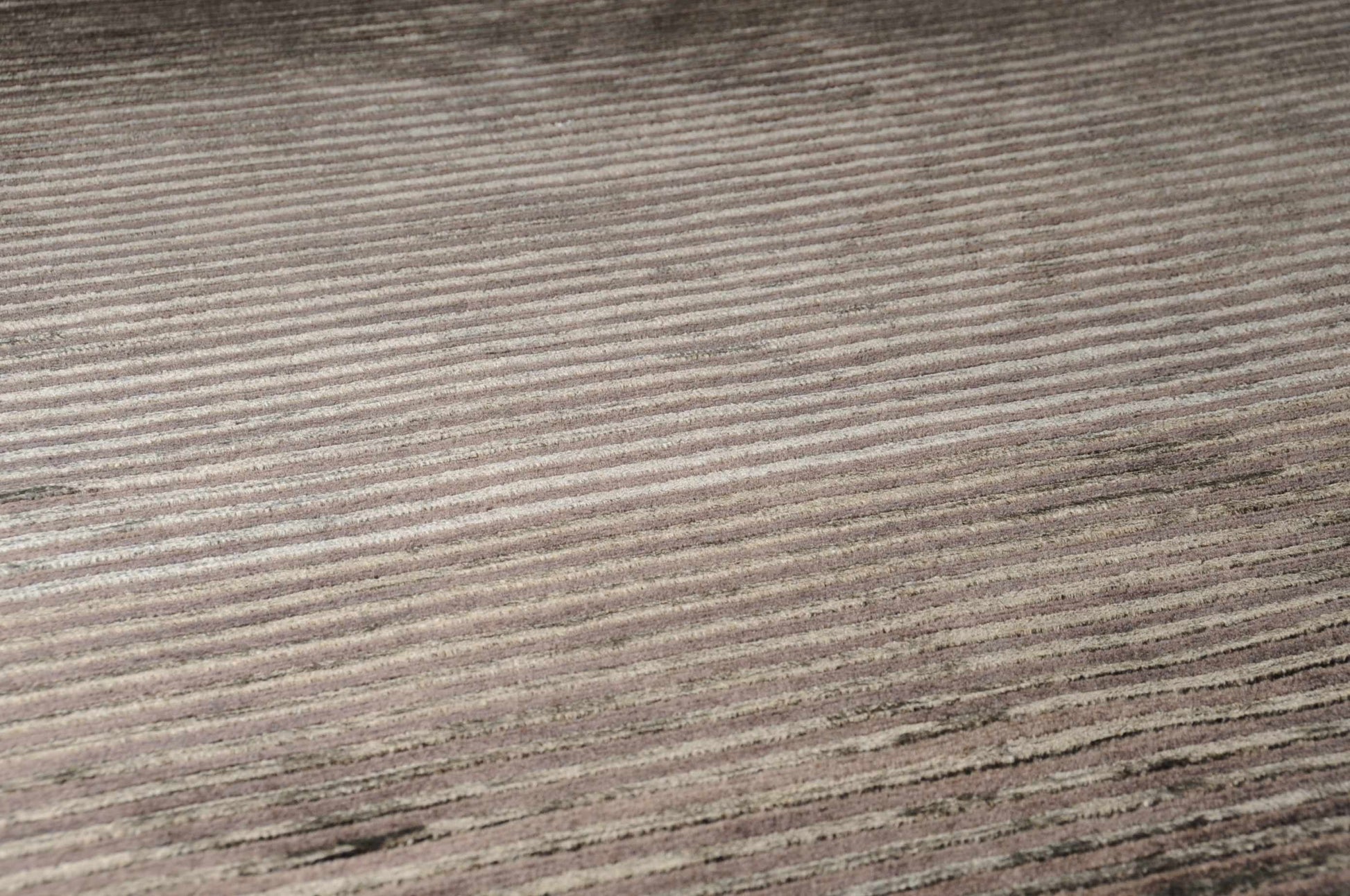 Mugal IN-8243 Hand Knotted Rug