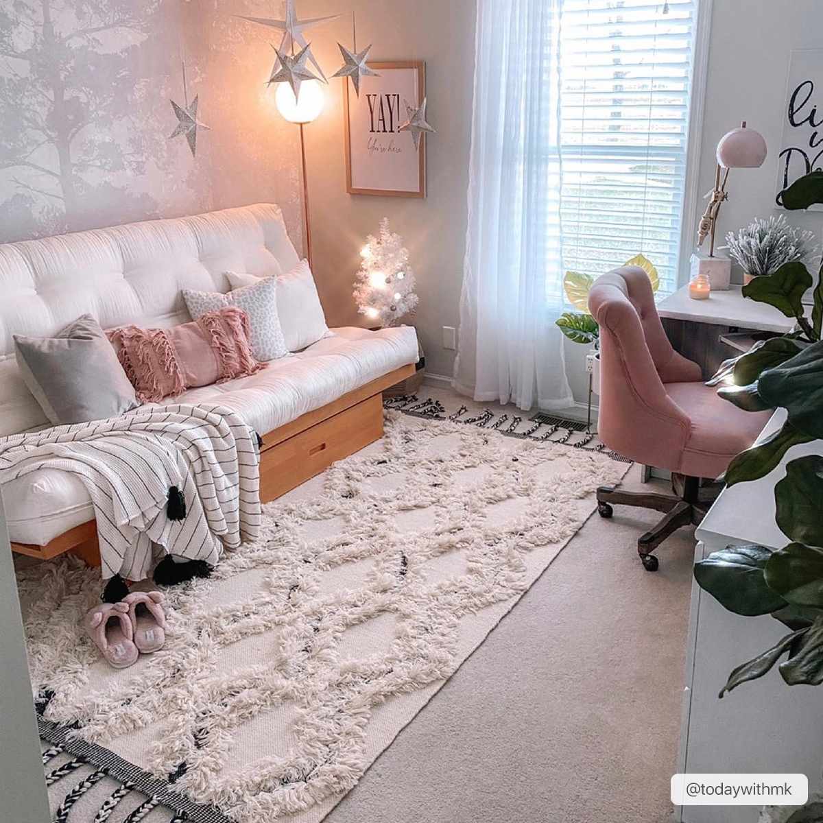 Apache APA-2300 Hand Woven Rug