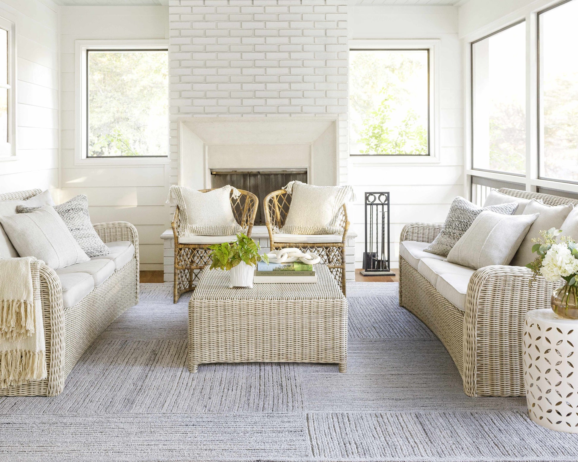 Calgary CGR-2304 Handmade Rug