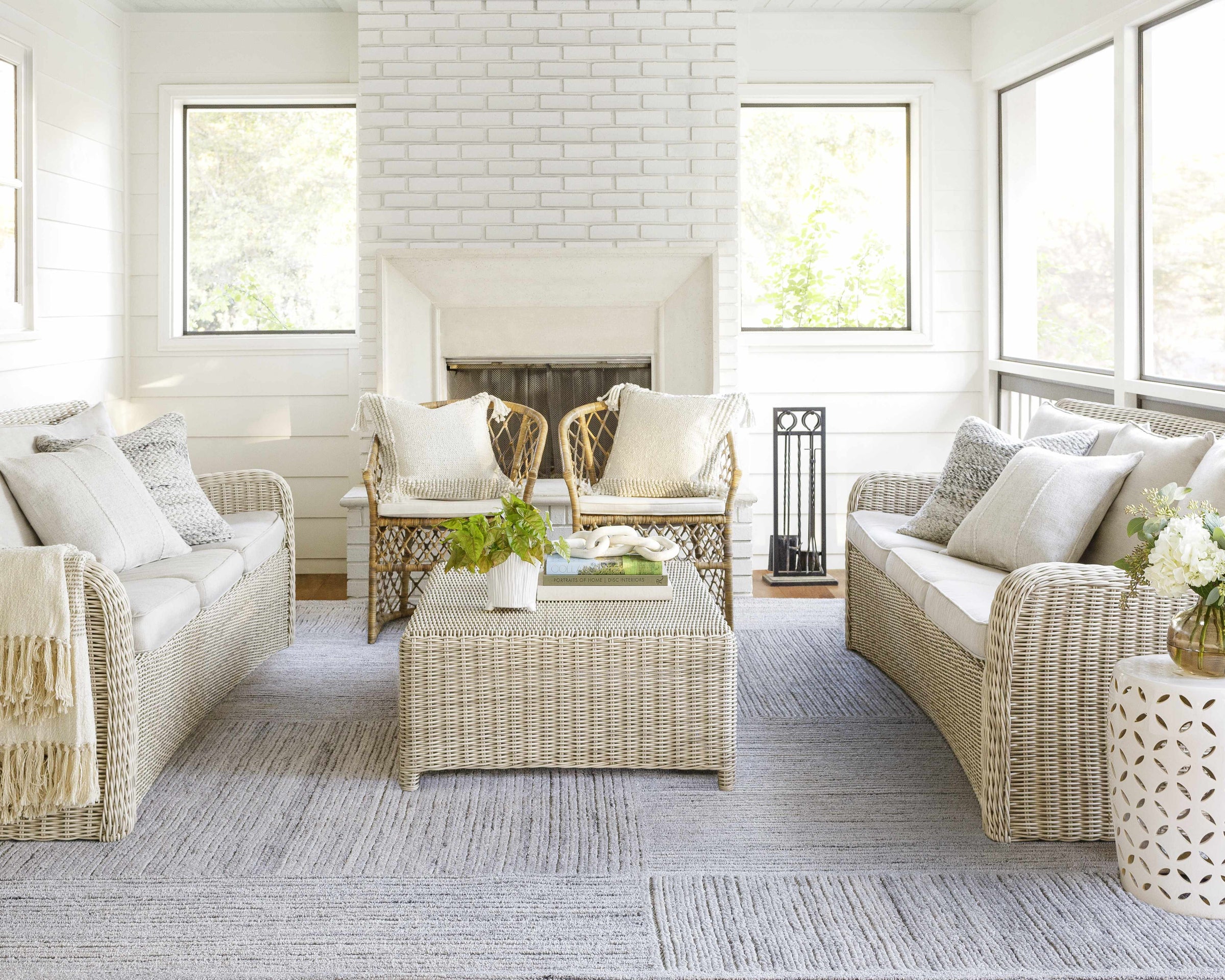 Calgary CGR-2304 Handmade Rug