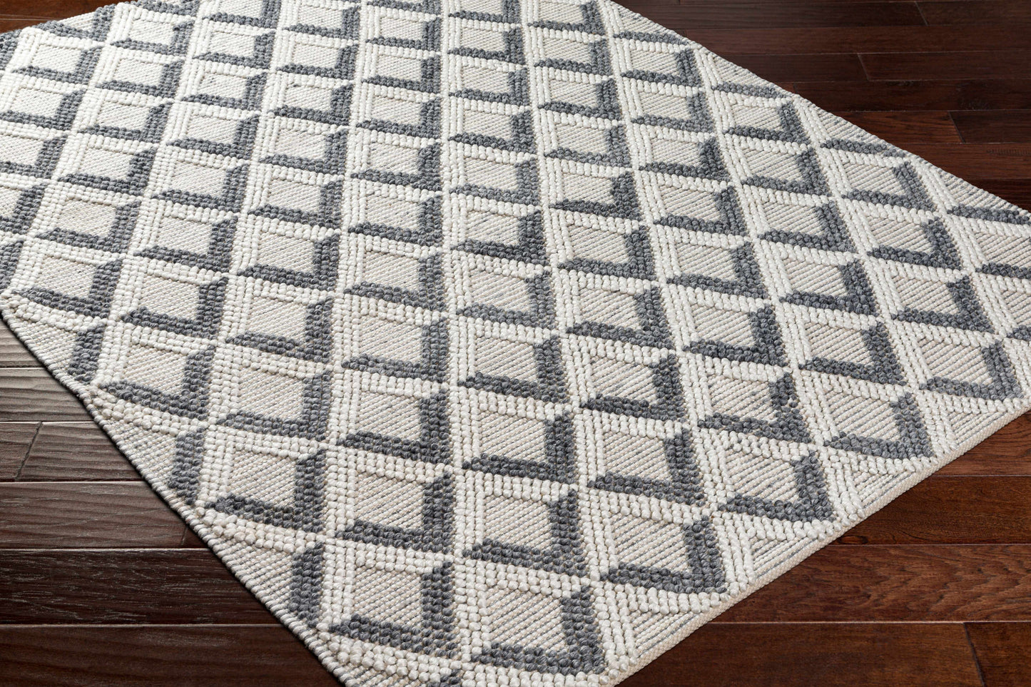 Daffodil DFF-2304 Hand Woven Rug