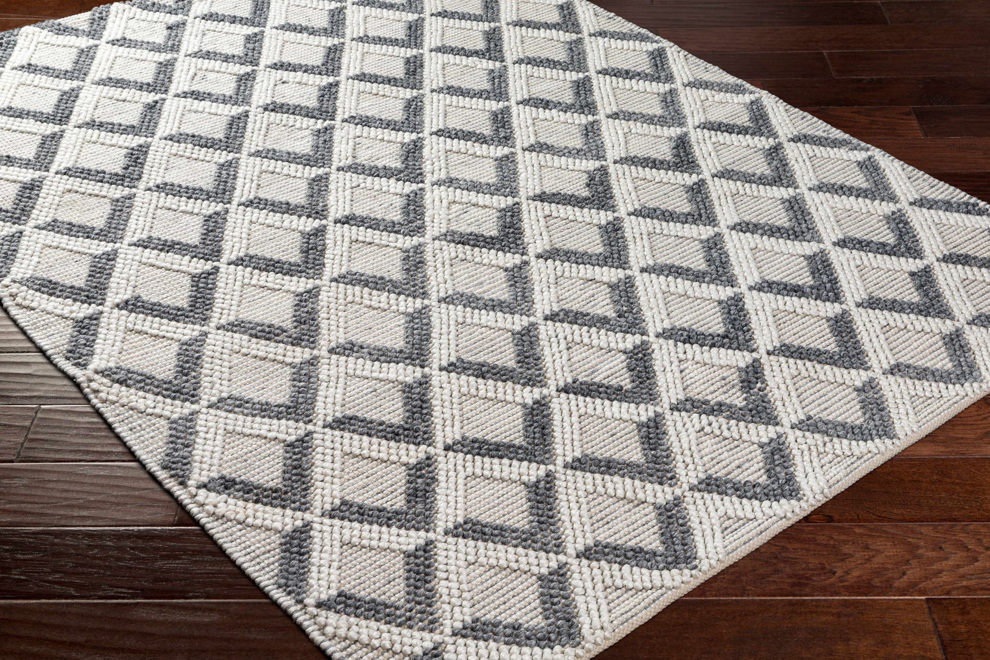 Daffodil DFF-2304 Hand Woven Rug