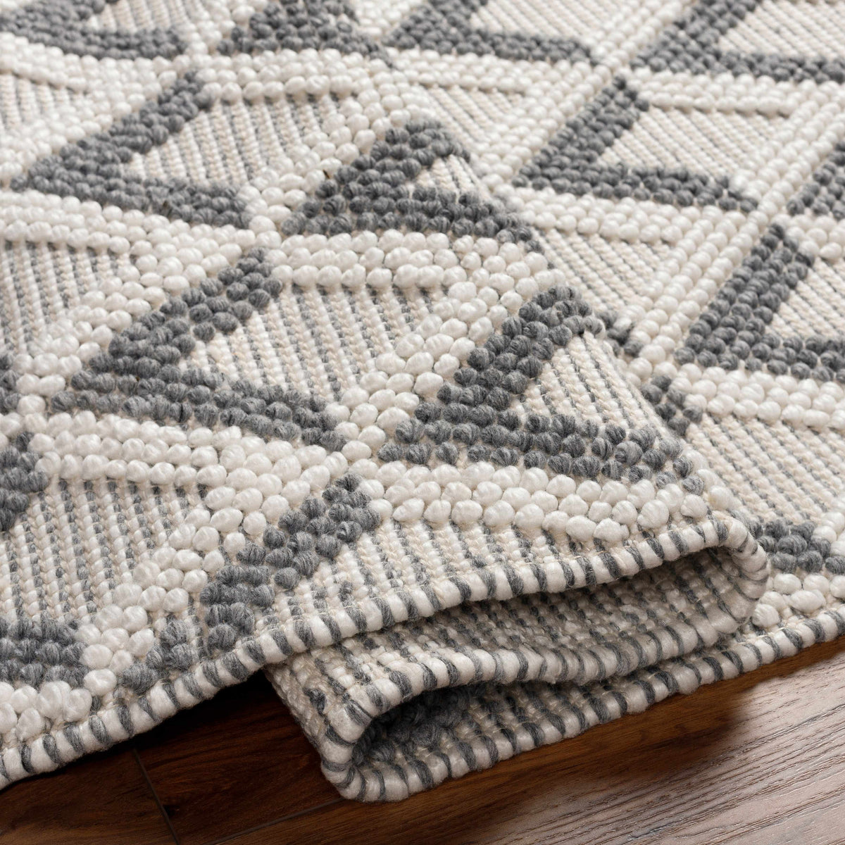 Daffodil DFF-2304 Hand Woven Rug