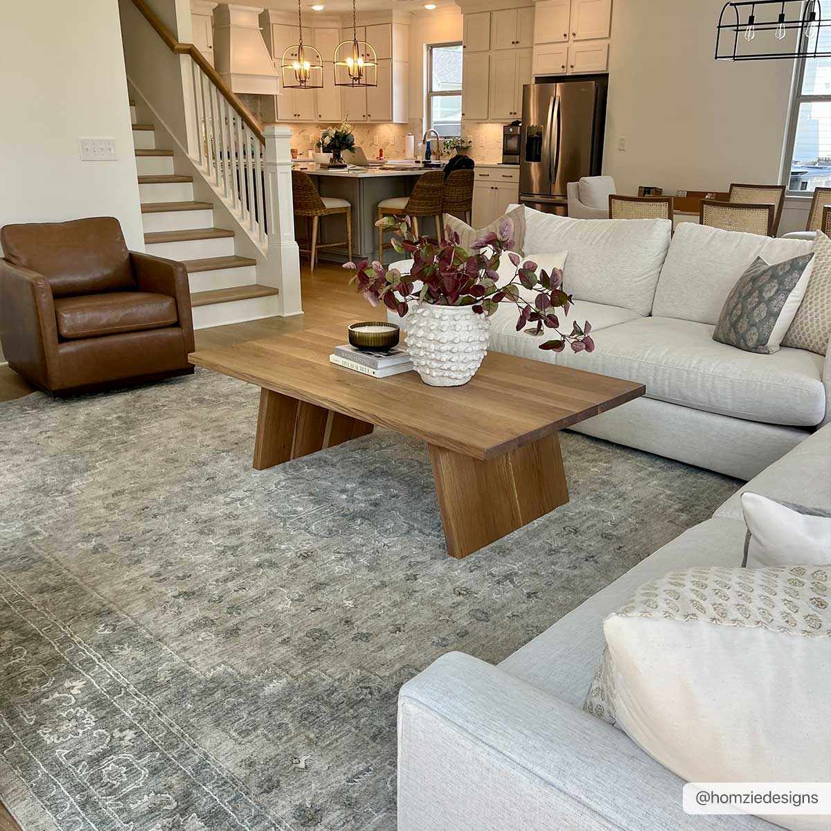 Avant Garde AVT-2302 Machine Woven Rug