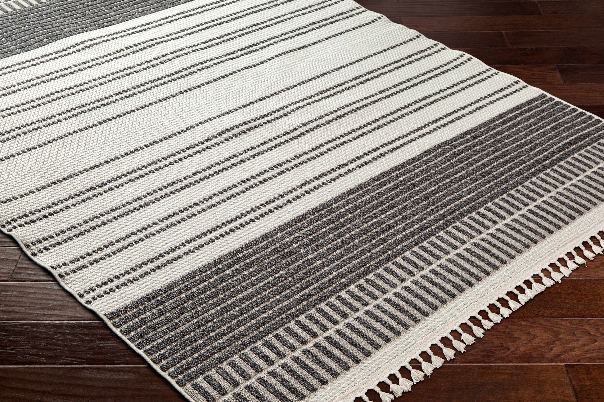 Finland FND-2305 Machine Woven Rug