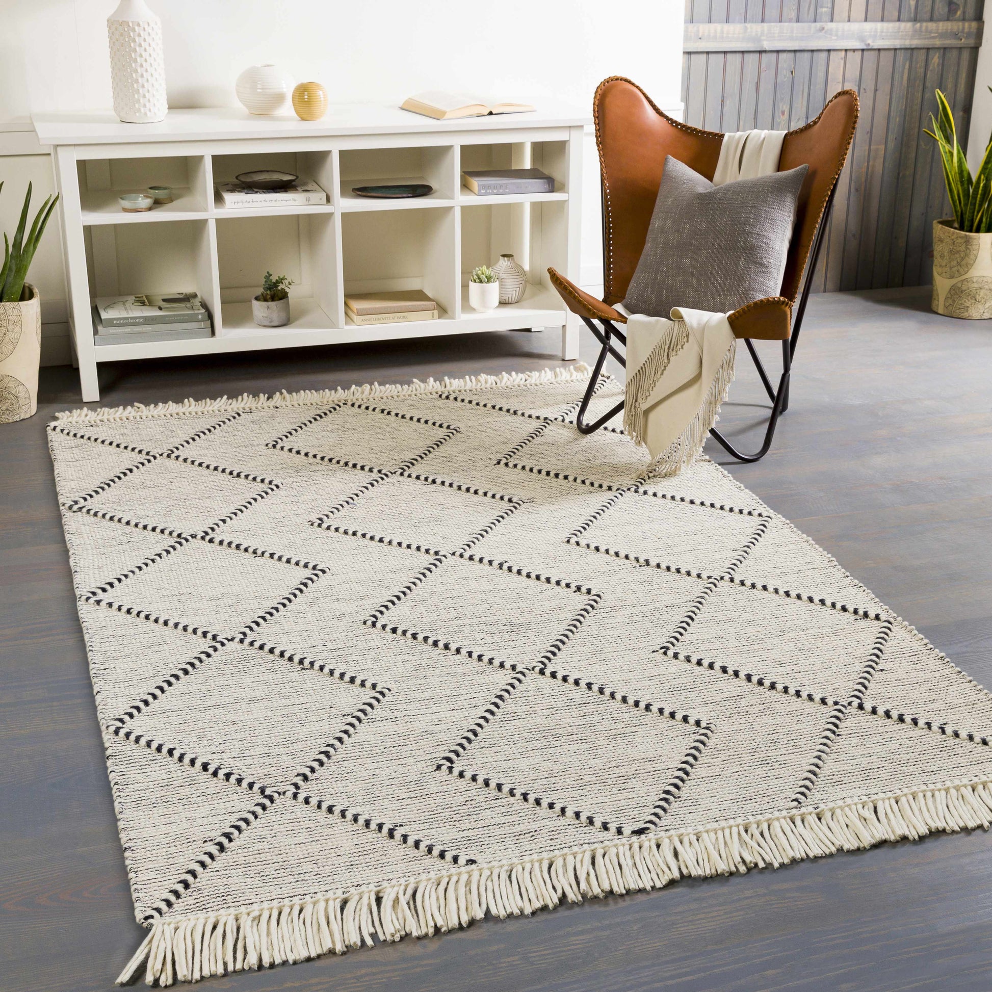 Uttar UTT-2303 Hand Woven Rug