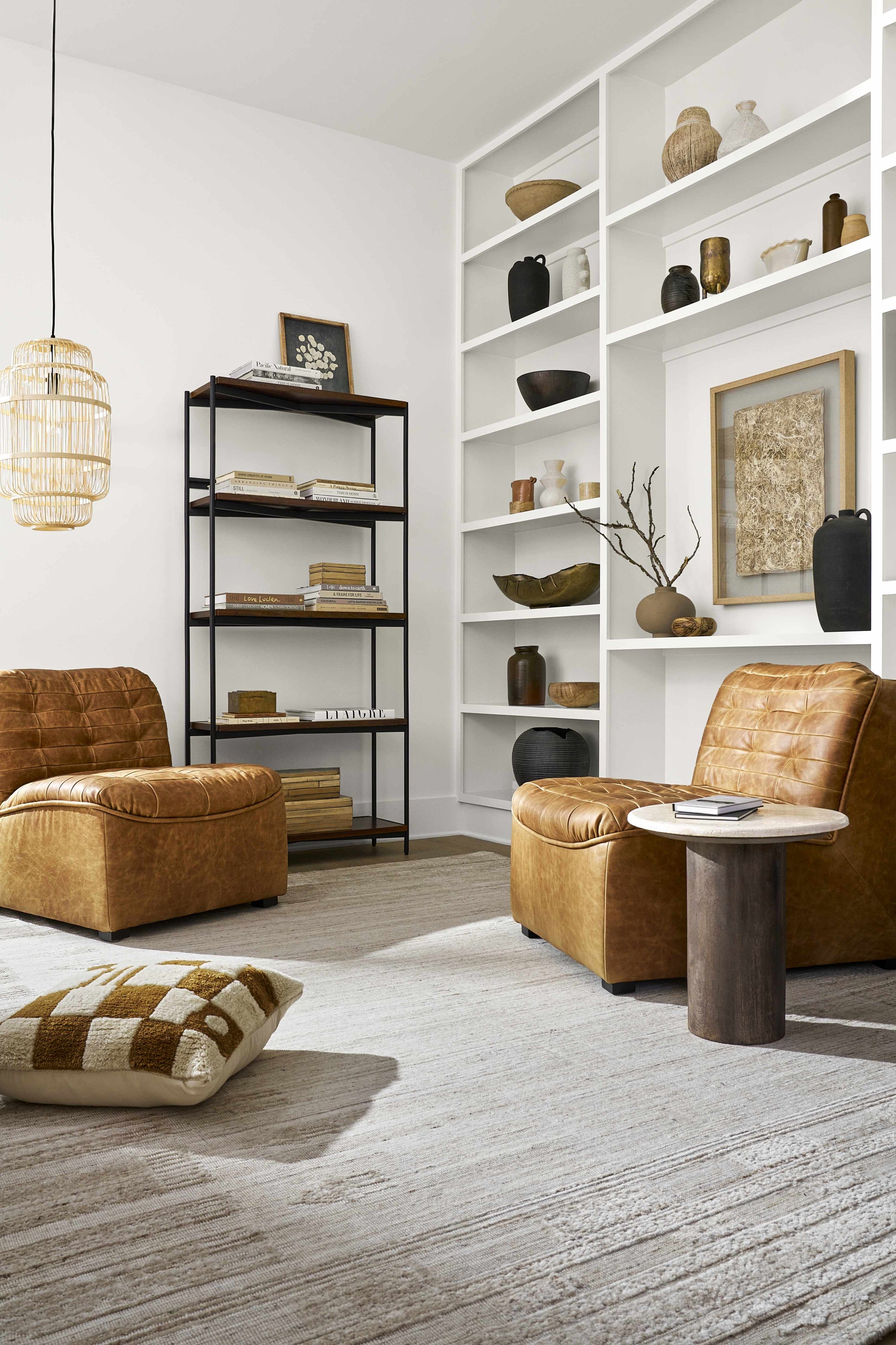 Accent and Lounge Chairs : RYAN-001,Furniture : TEI-001,JDI-005,Pillows : BDR-002,Rugs : JAK-2300
