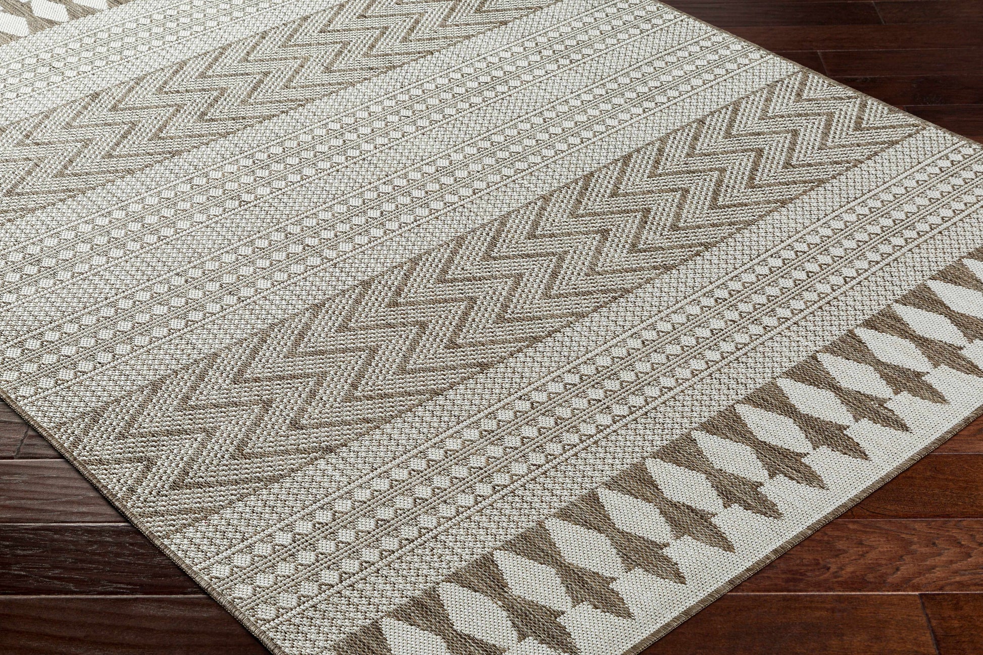Long Beach LBH-2320 Machine Woven Rug