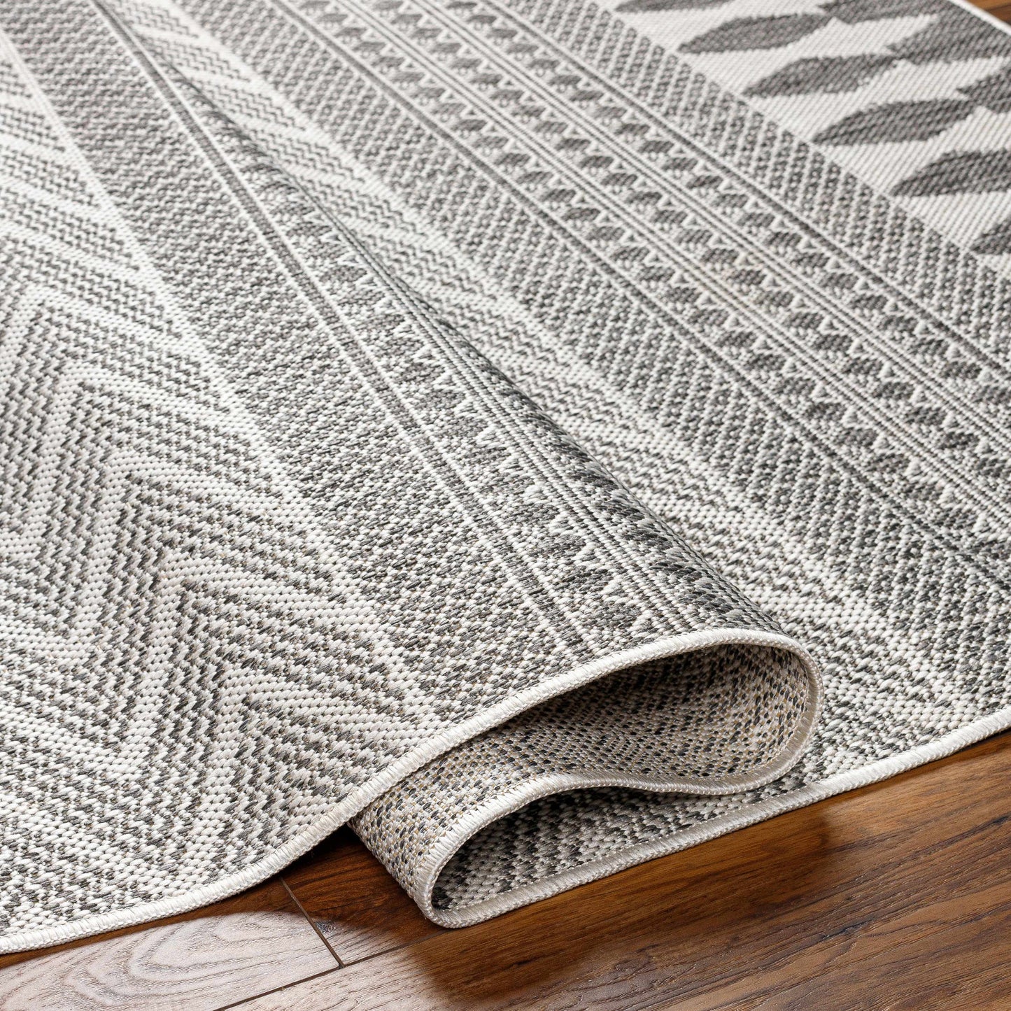 Long Beach LBH-2322 Machine Woven Rug