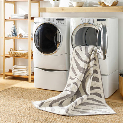 Lyna LYA-2317 Machine Woven Rug