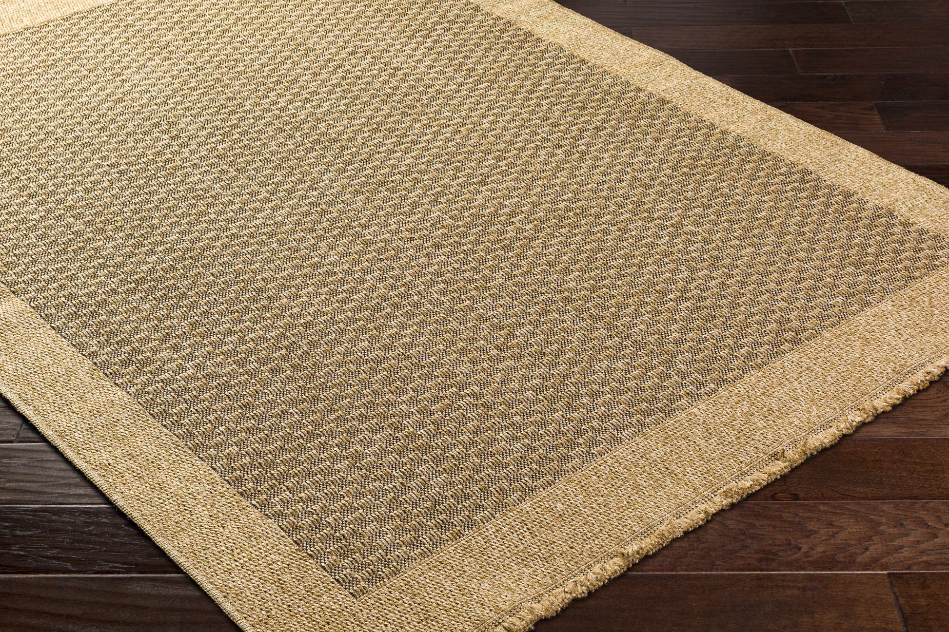 Mirage MGE-2304 Machine Woven Rug