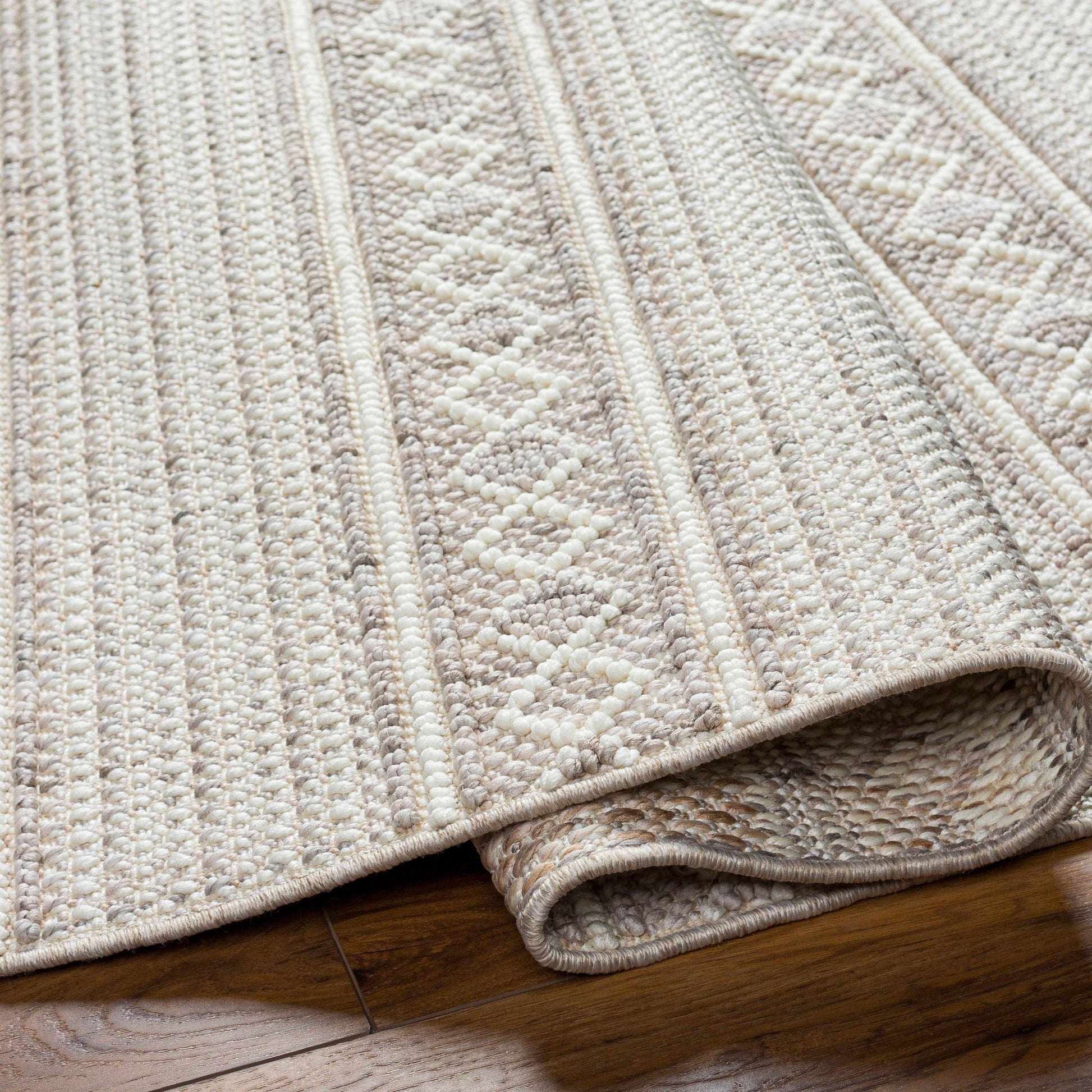 New Delhi NWH-2307 Machine Woven Rug