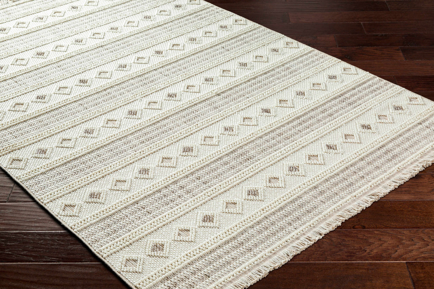 New Delhi NWH-2306 Machine Woven Rug