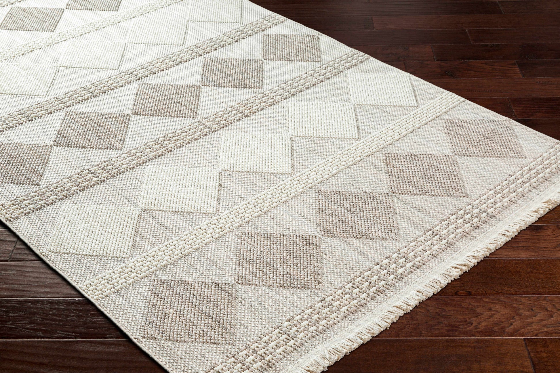 New Delhi NWH-2301 Machine Woven Rug